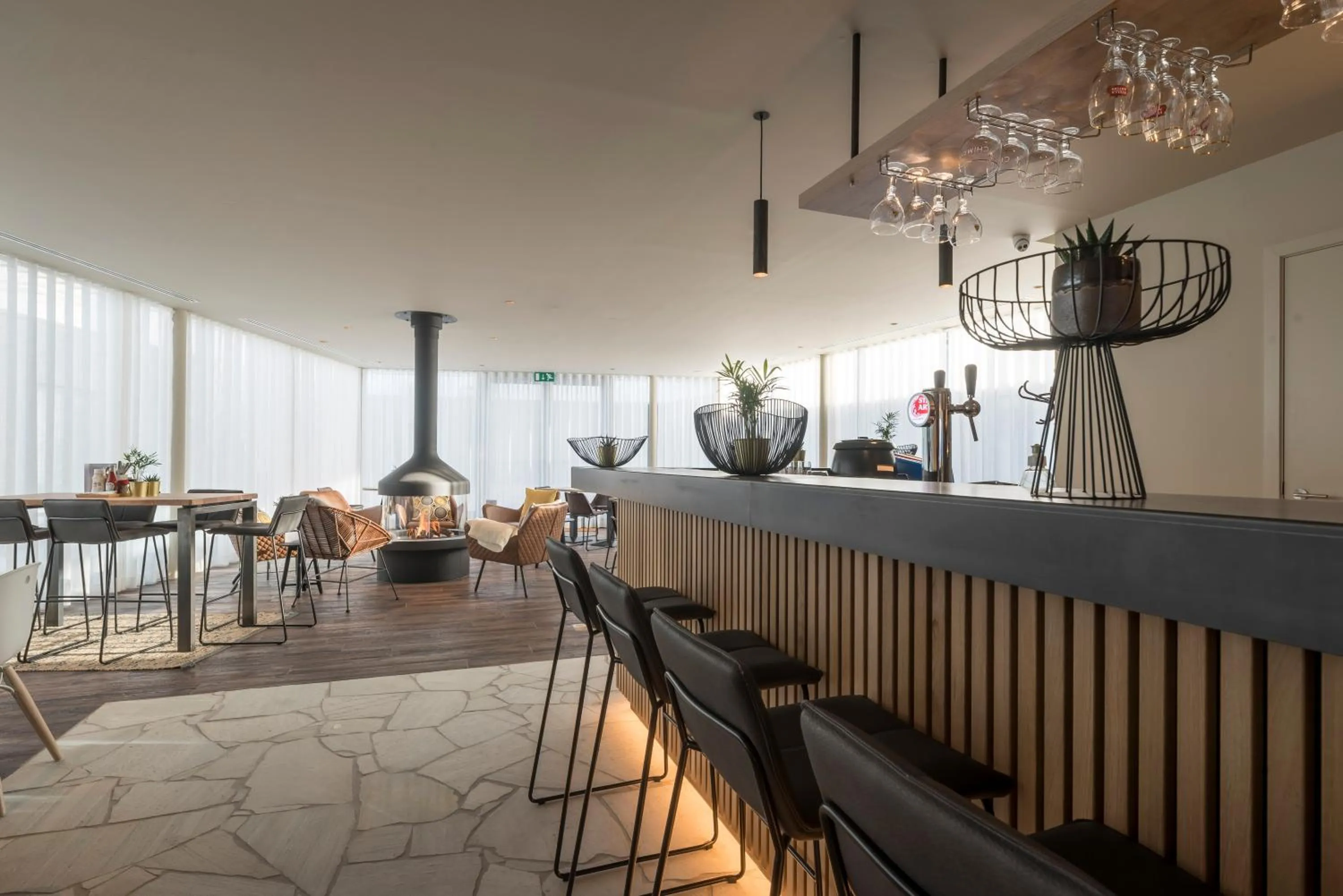 Restaurant/places to eat in PREMIER SUITES Antwerp