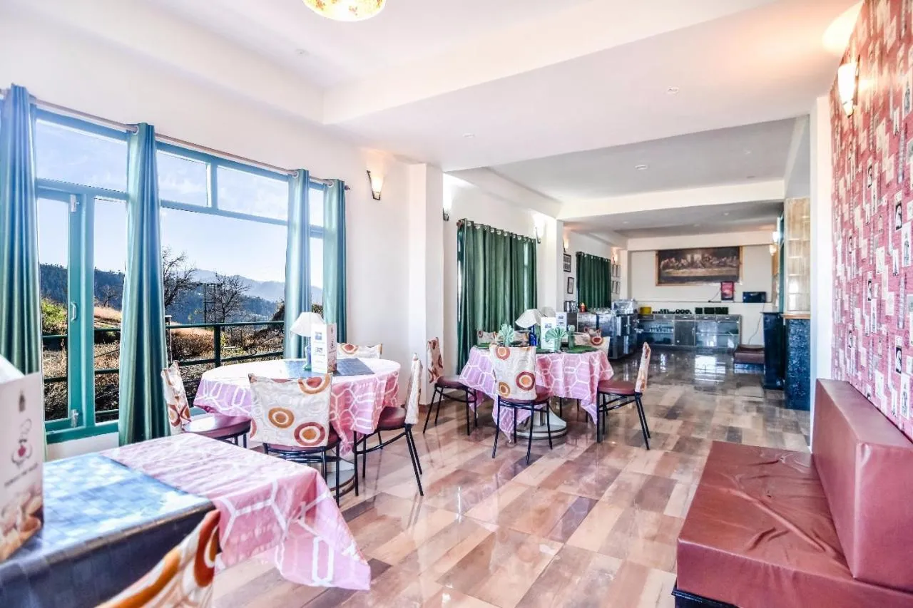 Restaurant/places to eat in Trimurti Pine Valley Resort