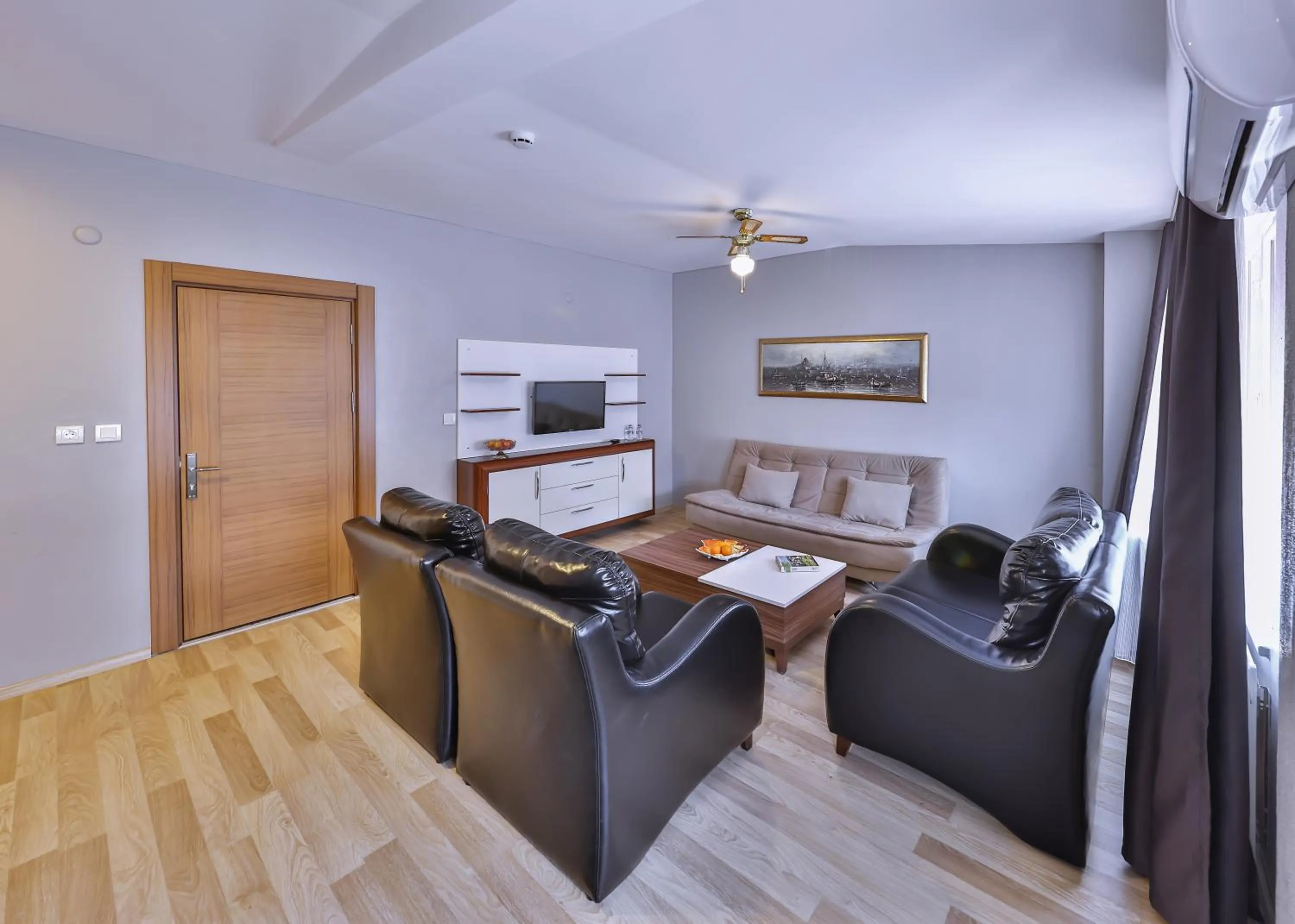 TV and multimedia in Palmada Hotel