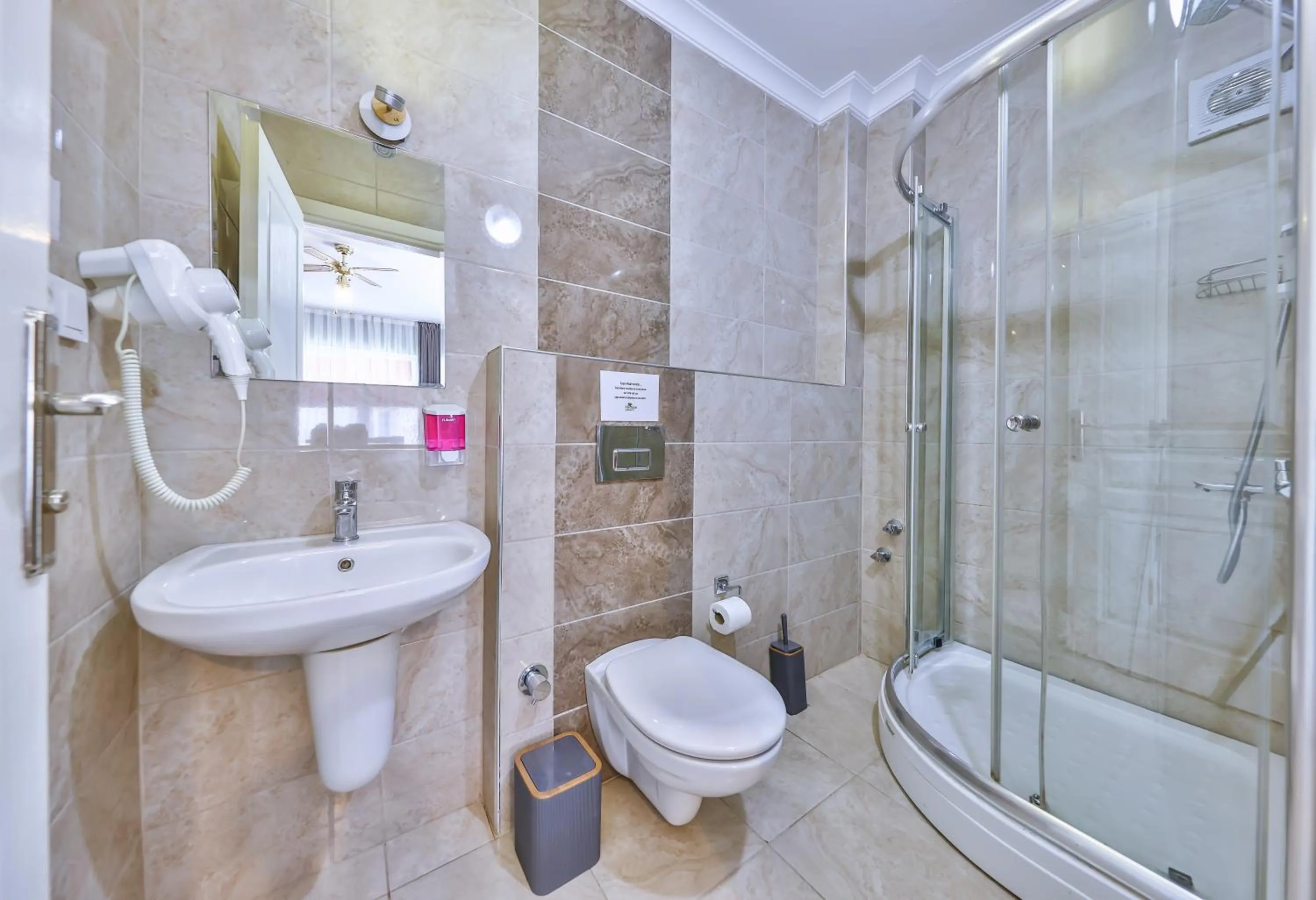 Shower in Palmada Hotel