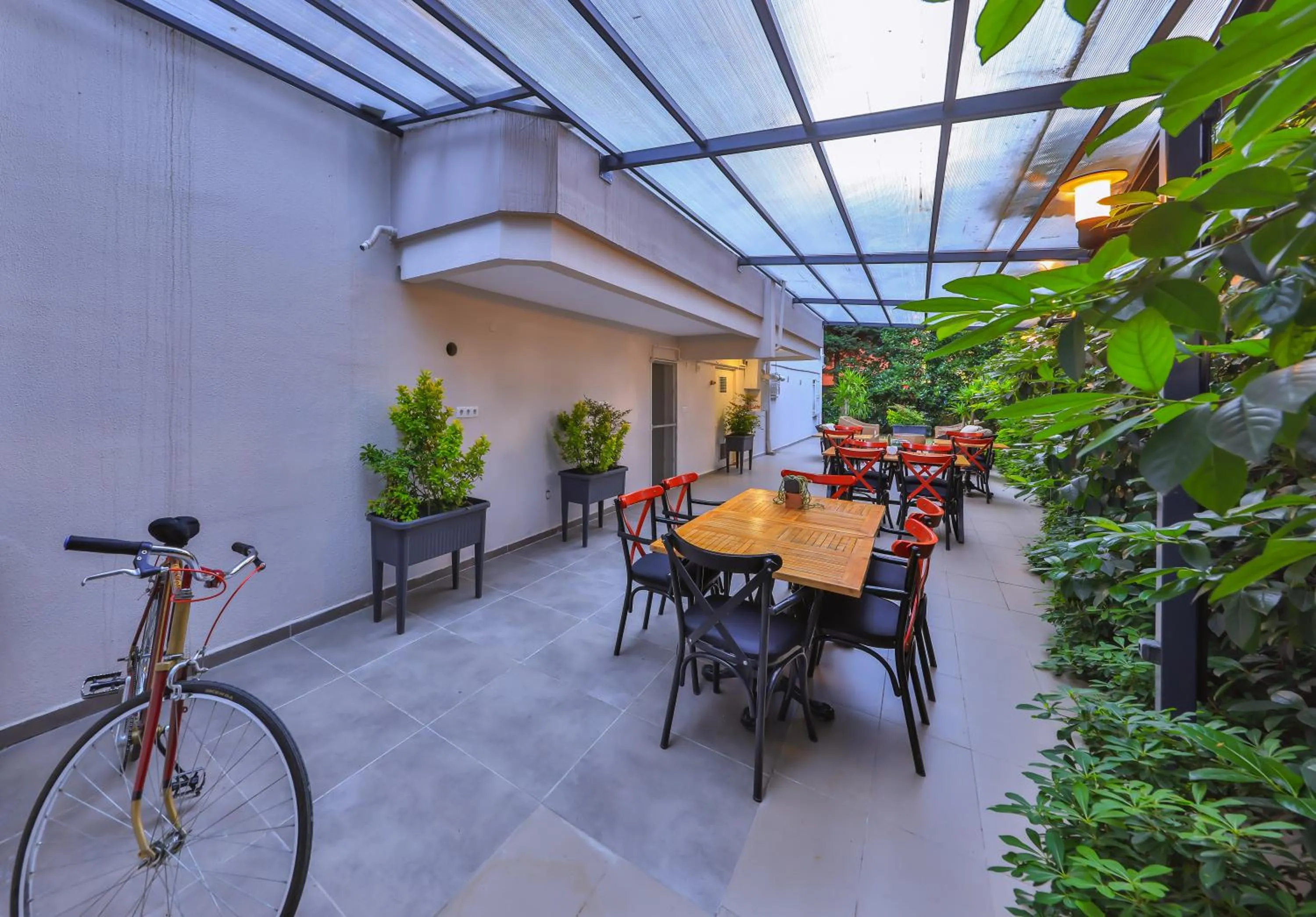 Restaurant/places to eat in Palmada Hotel