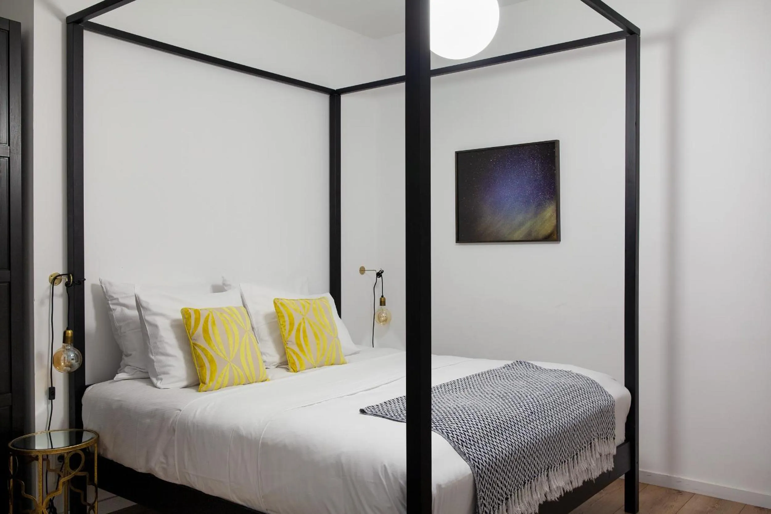 Bed in The Suite Hotel Fabric