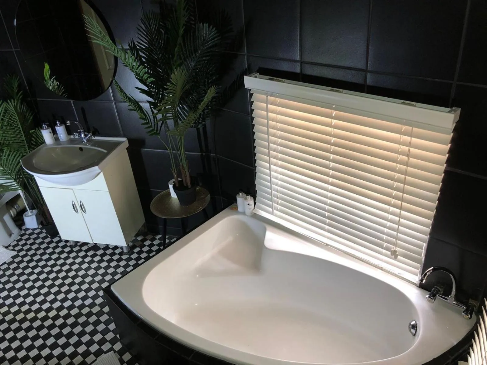 Bathroom in Imbube Safari Lodge
