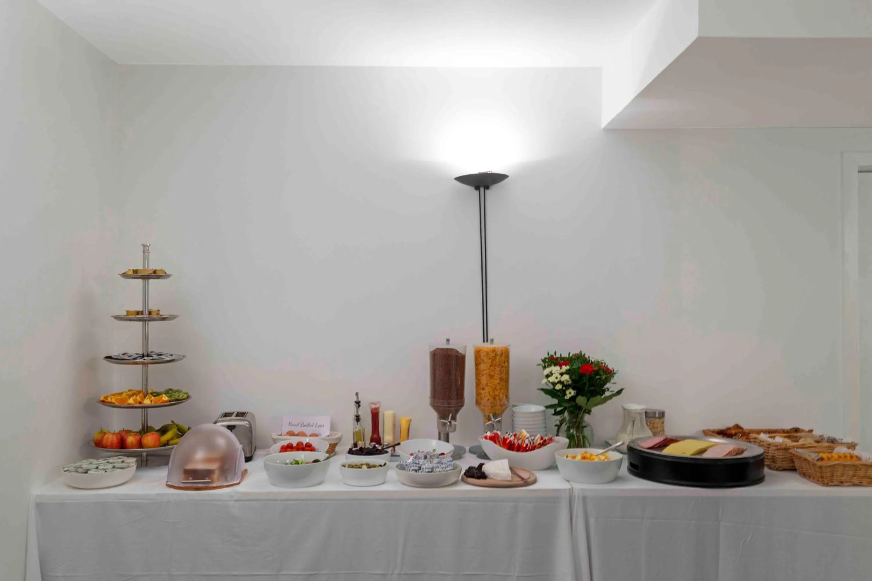 Coffee/tea facilities in Hôtel Argus by happyCulture