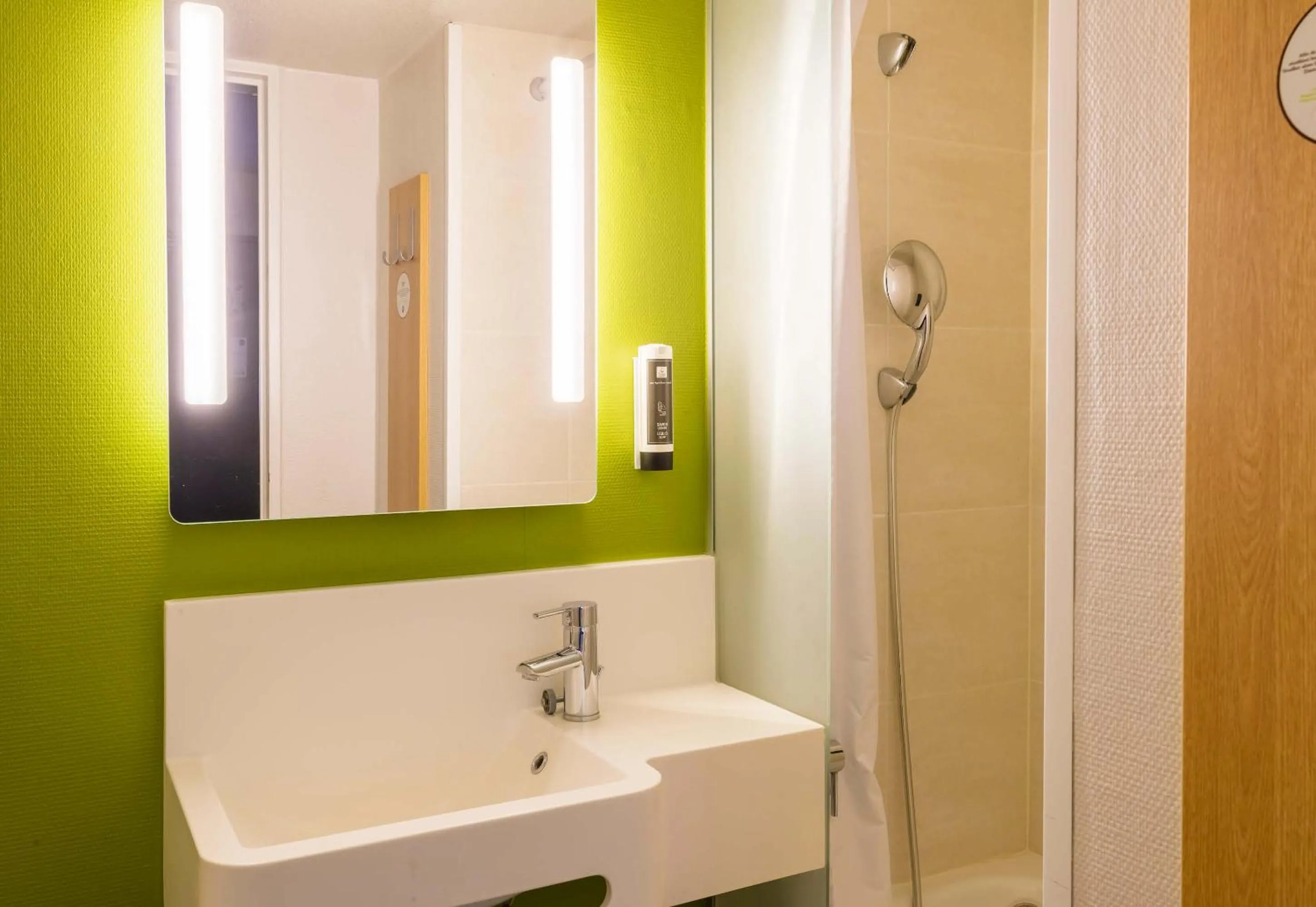 Bathroom in B&B HOTEL Auxerre Bourgogne