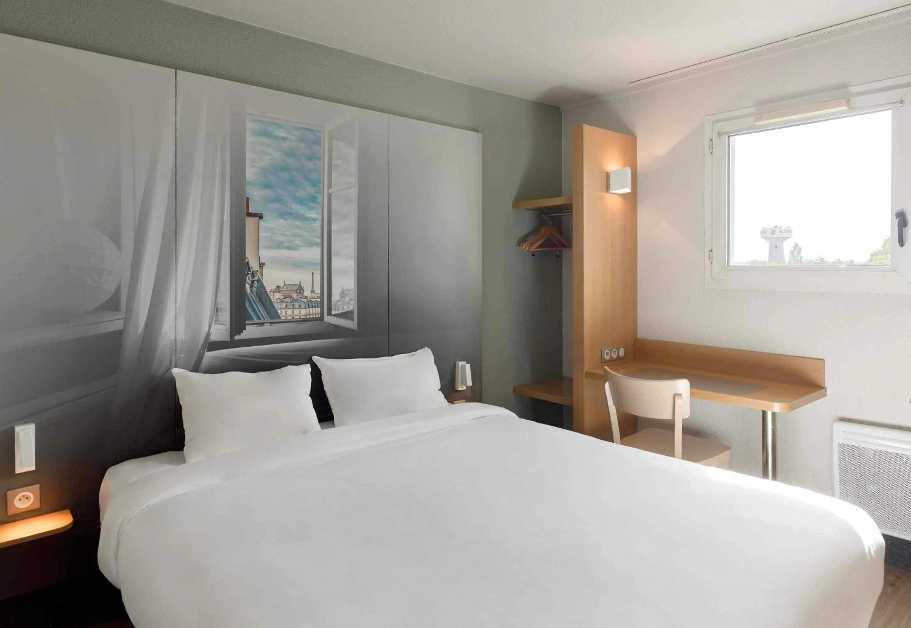 Bedroom, Bed in B&B HOTEL Montlhery