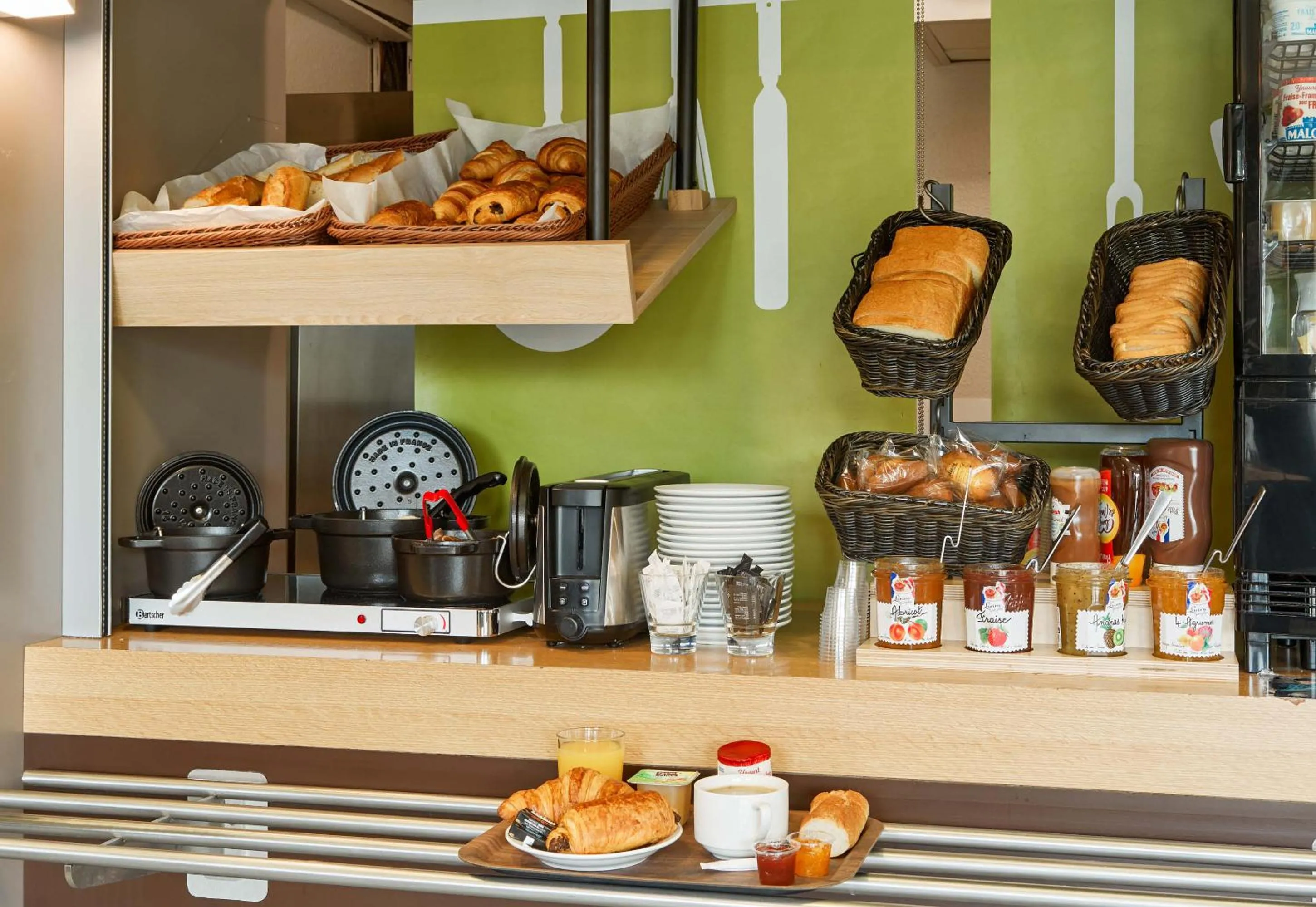 Buffet breakfast in B&B HOTEL Montlhery