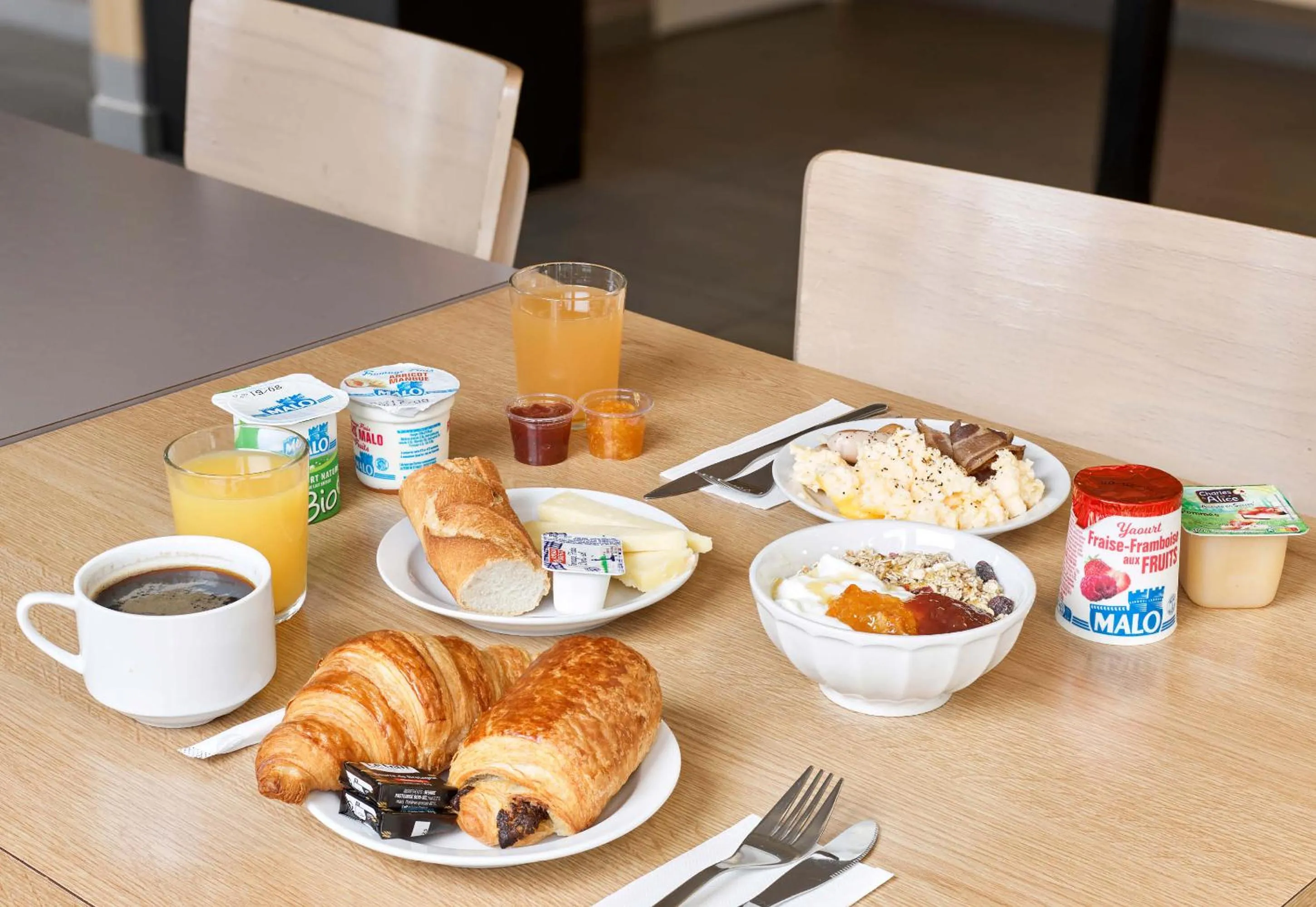 Breakfast in B&B HOTEL Montlhery