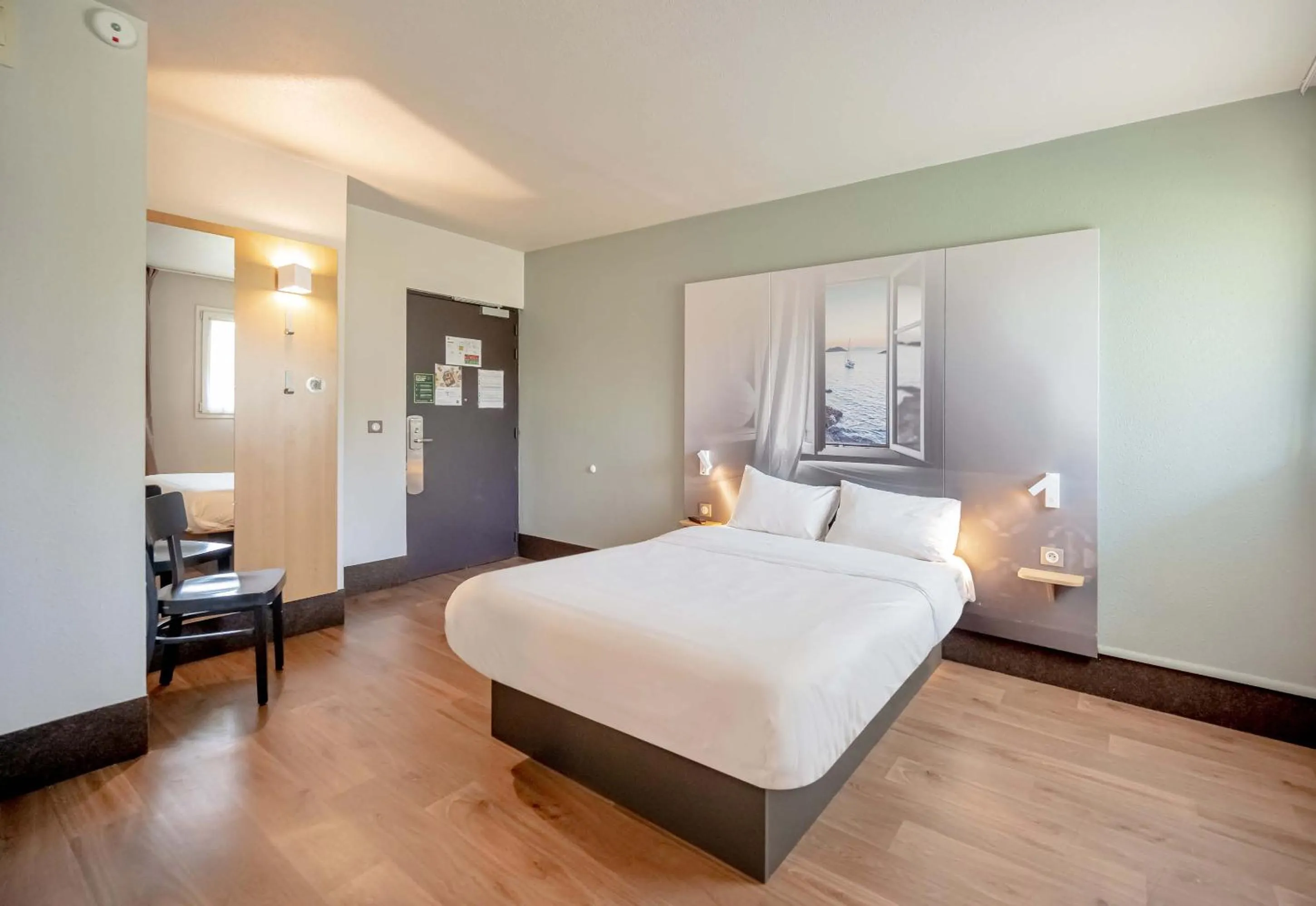 Bedroom, Bed in B&B HOTEL Hyères