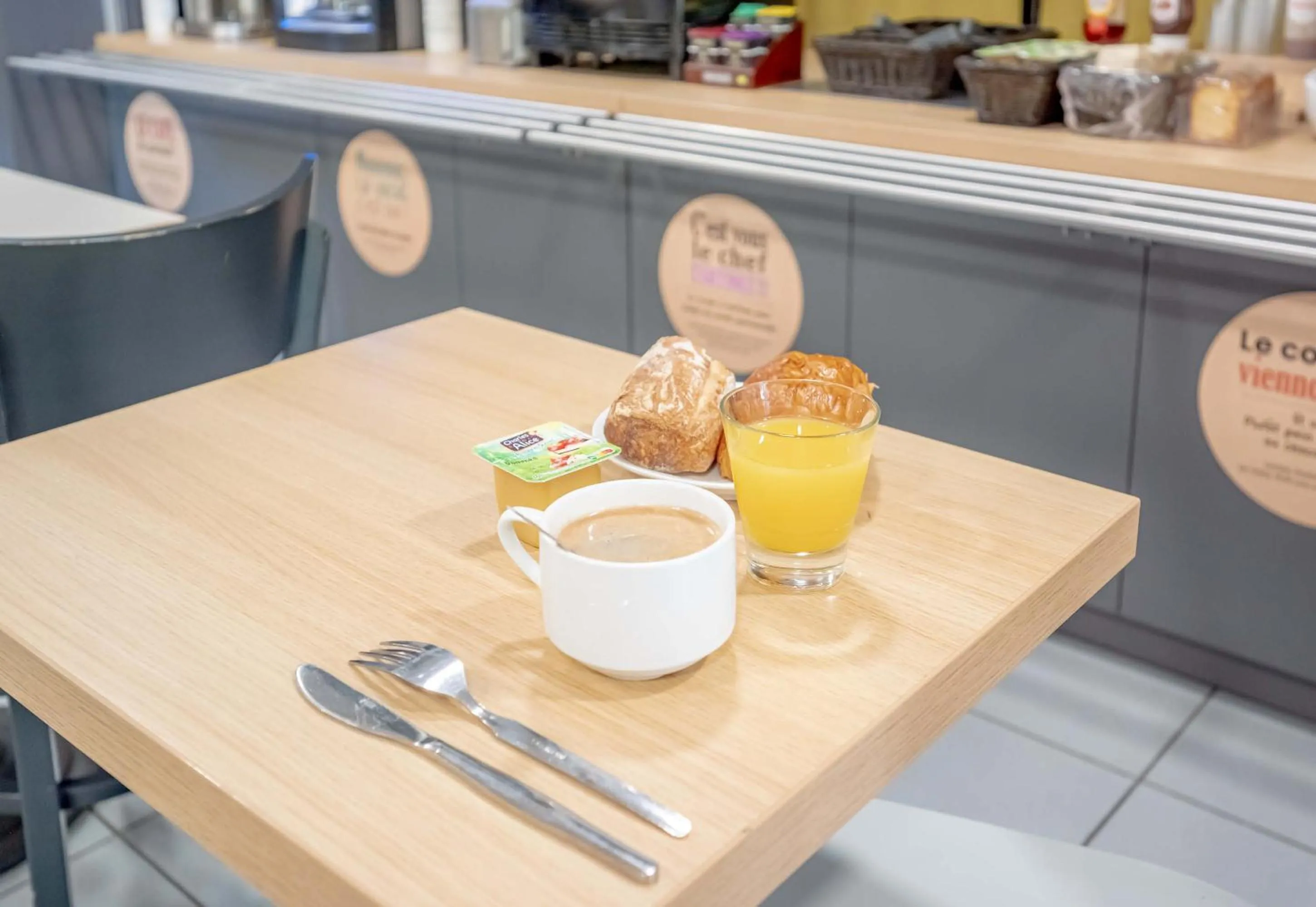 Breakfast in B&B HOTEL Hyères