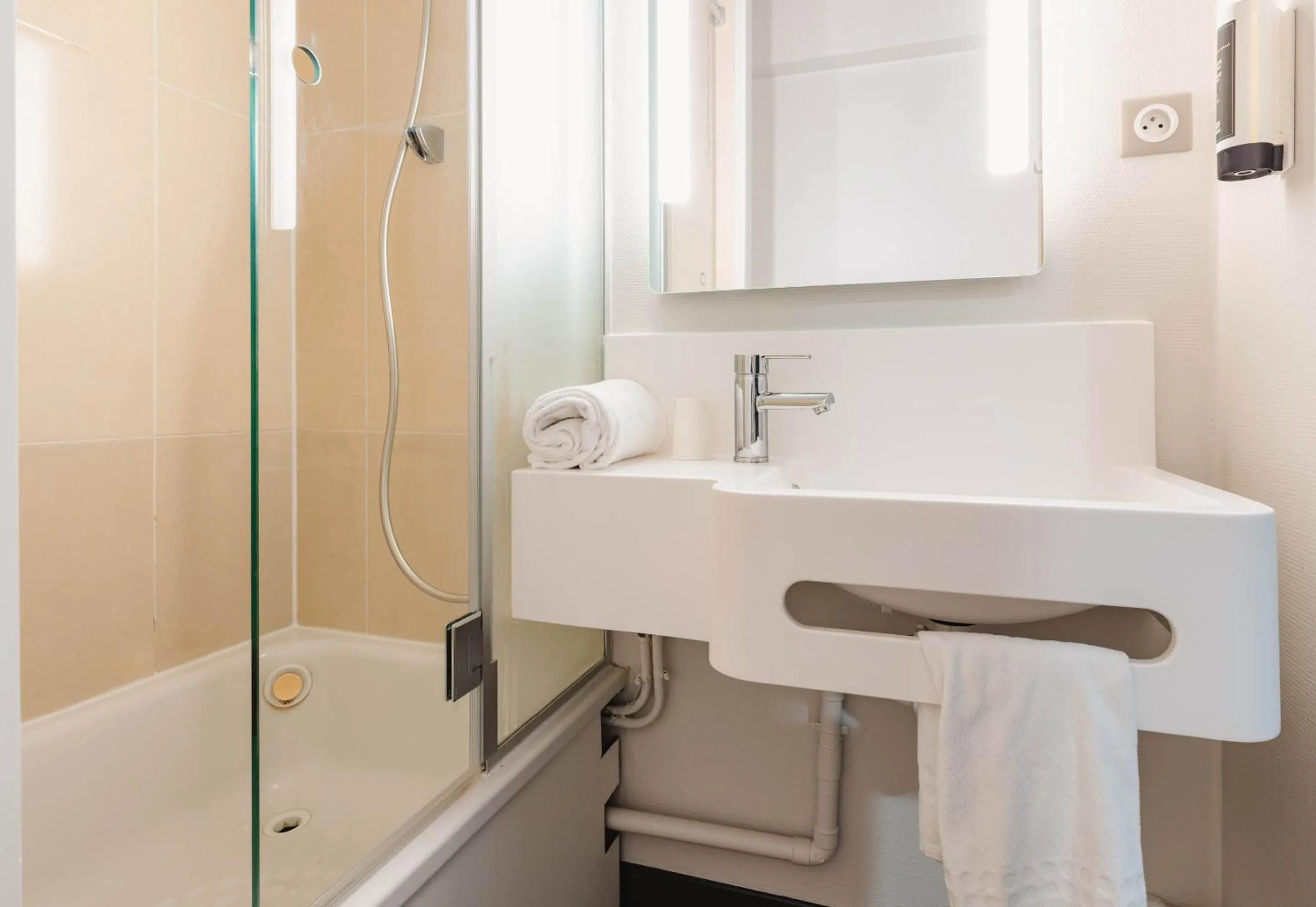 Bathroom in B&B HOTEL Rennes Sud Chantepie