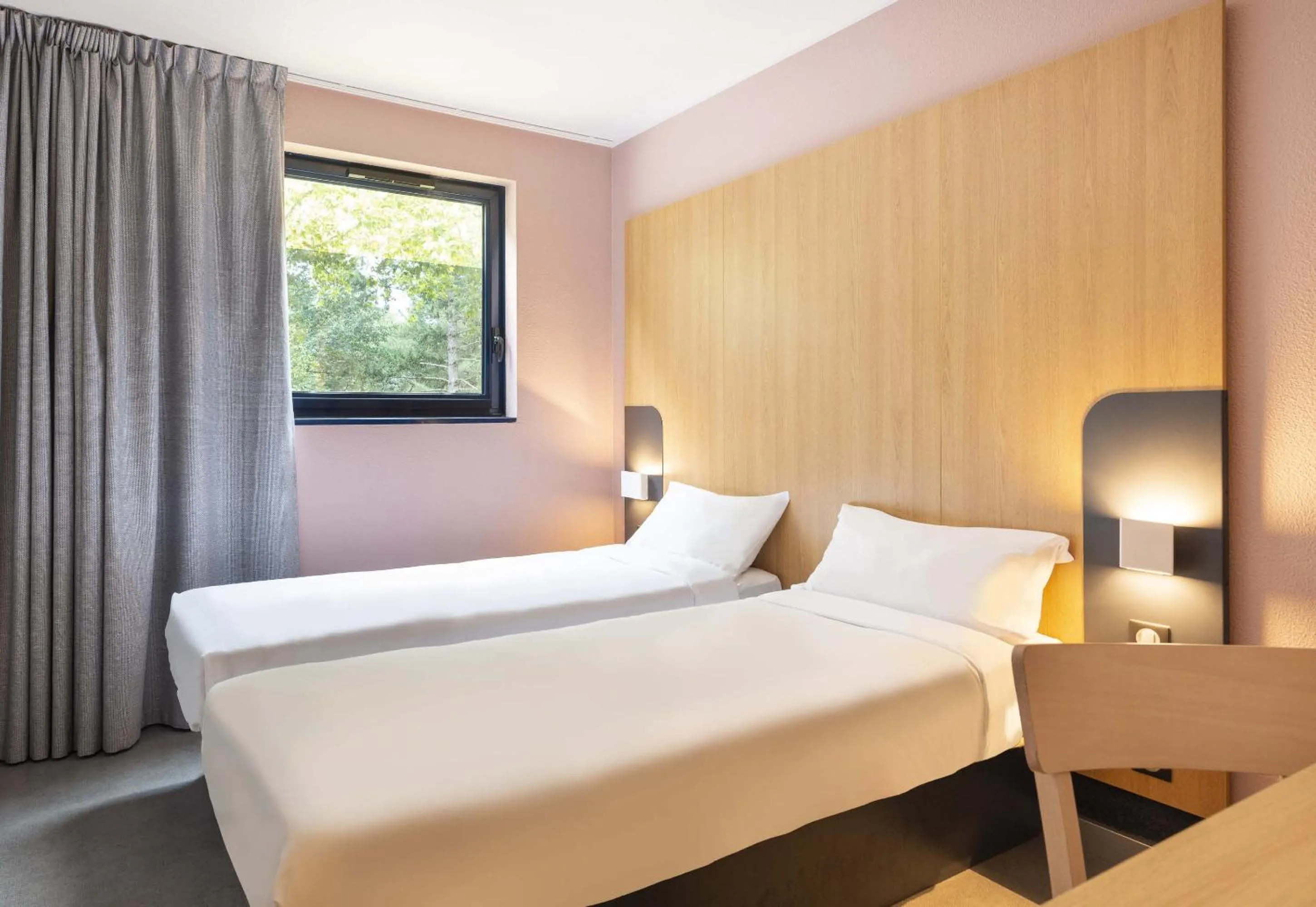 Bedroom, Bed in B&B HOTEL Cholet Sud