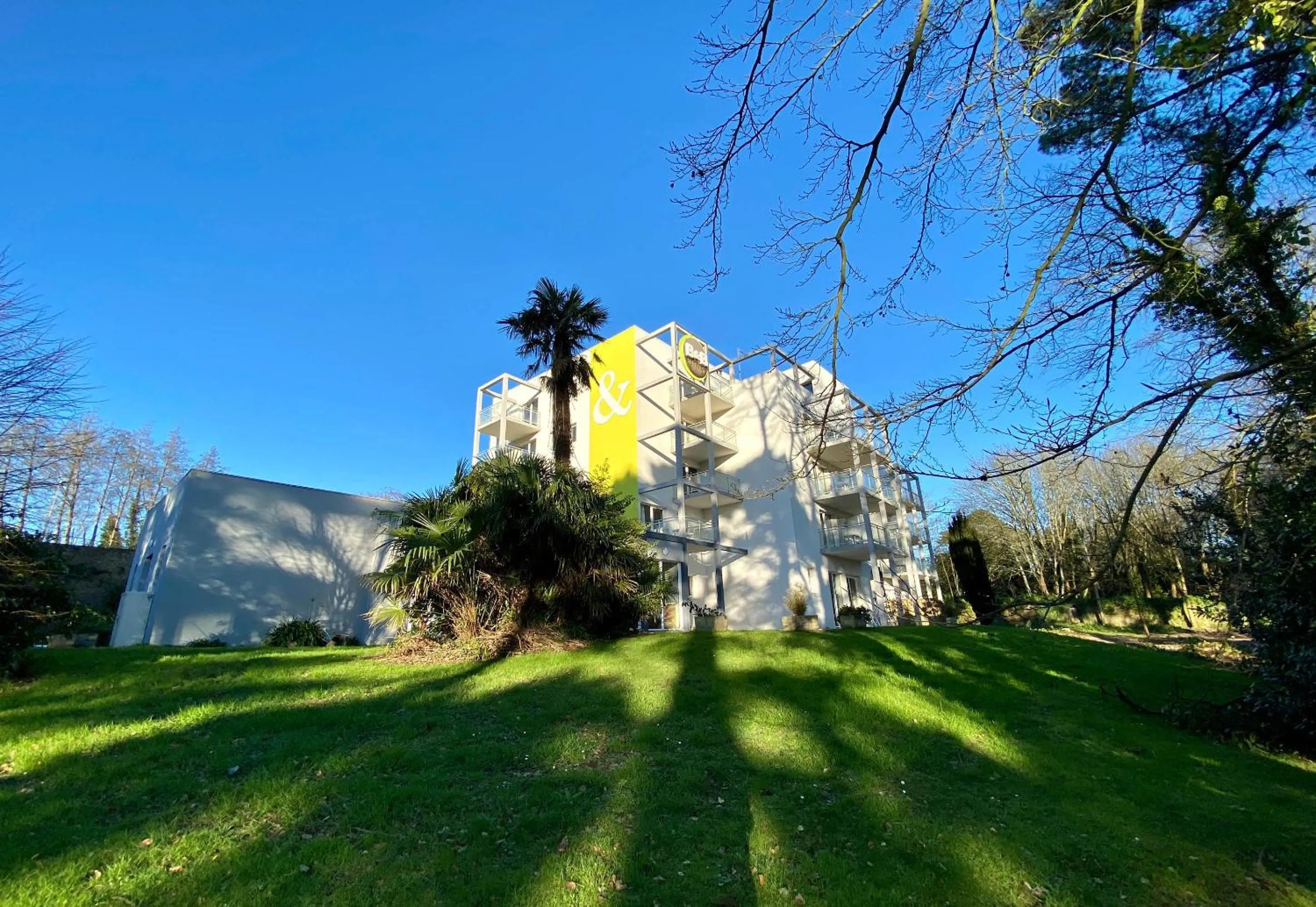 Property building in B&B HOTEL Brest Port du Moulin Blanc