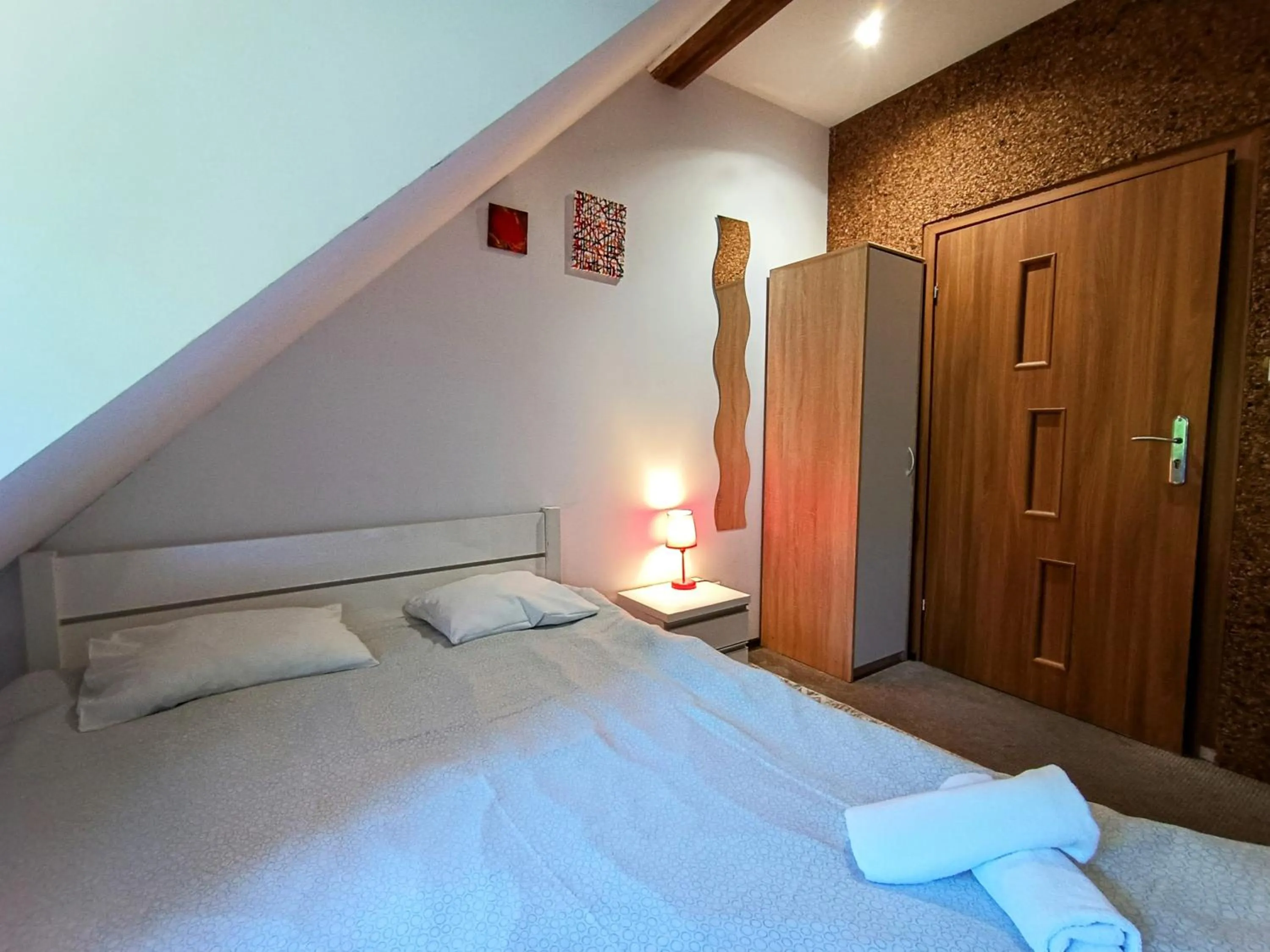 Bed in Fitness Hostel - darmowy parking