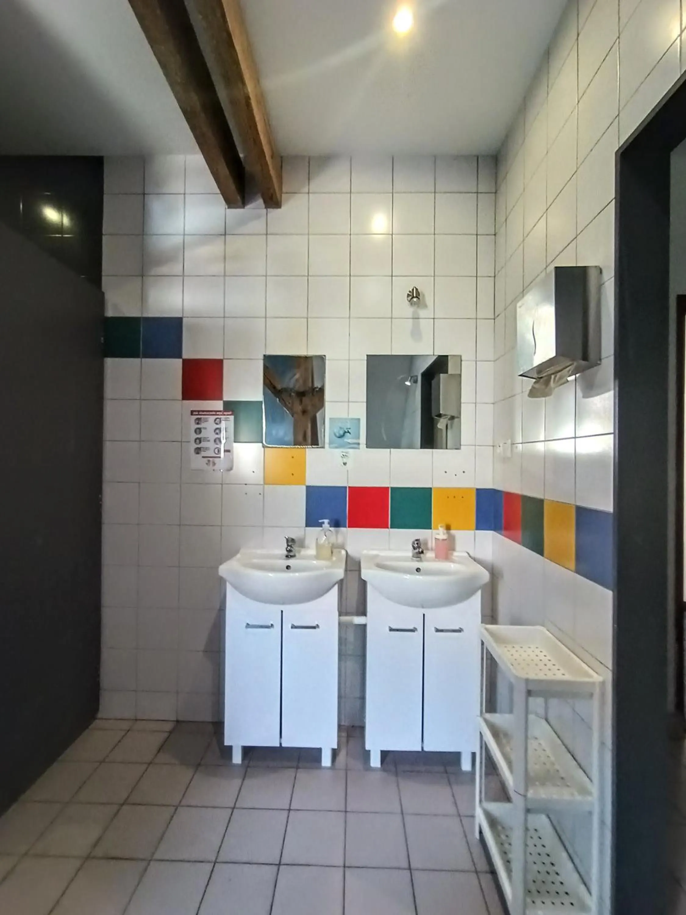 Bathroom in Fitness Hostel - darmowy parking