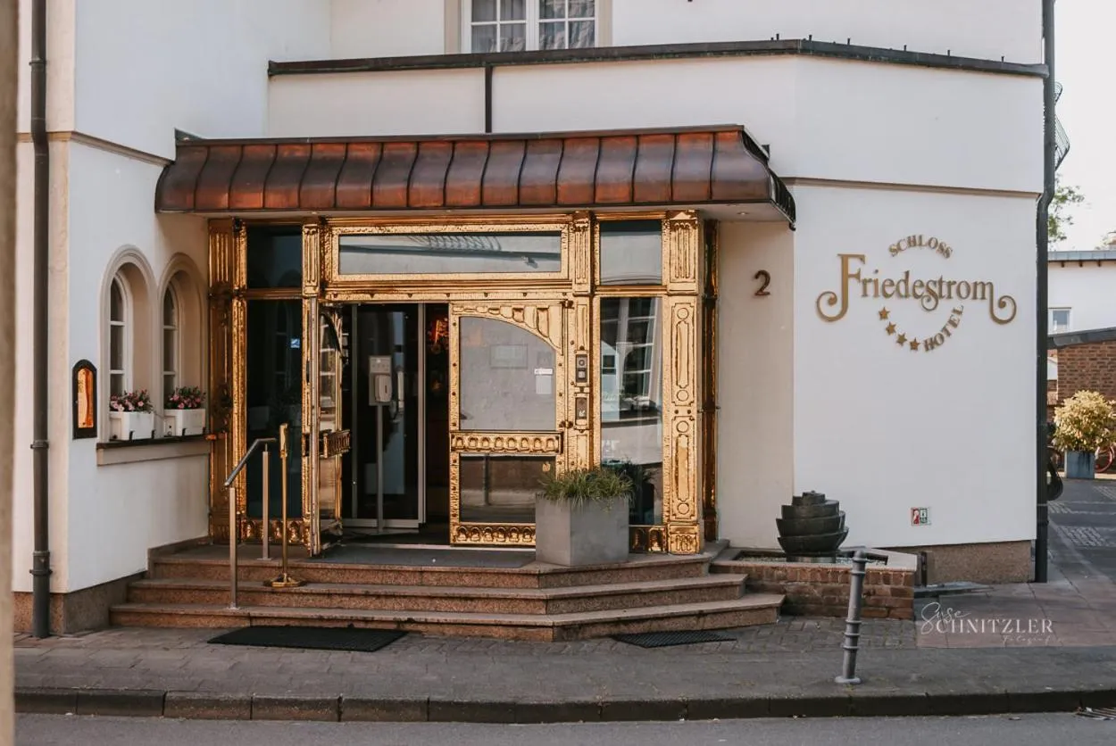 Facade/entrance in Hotel "Schloss Friedestrom"