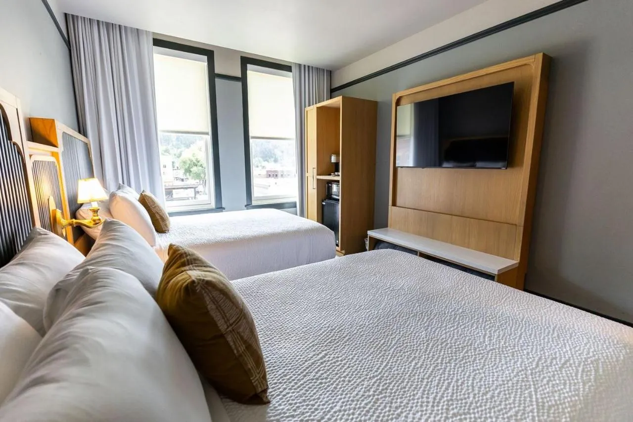 Bed in Historic Franklin Hotel