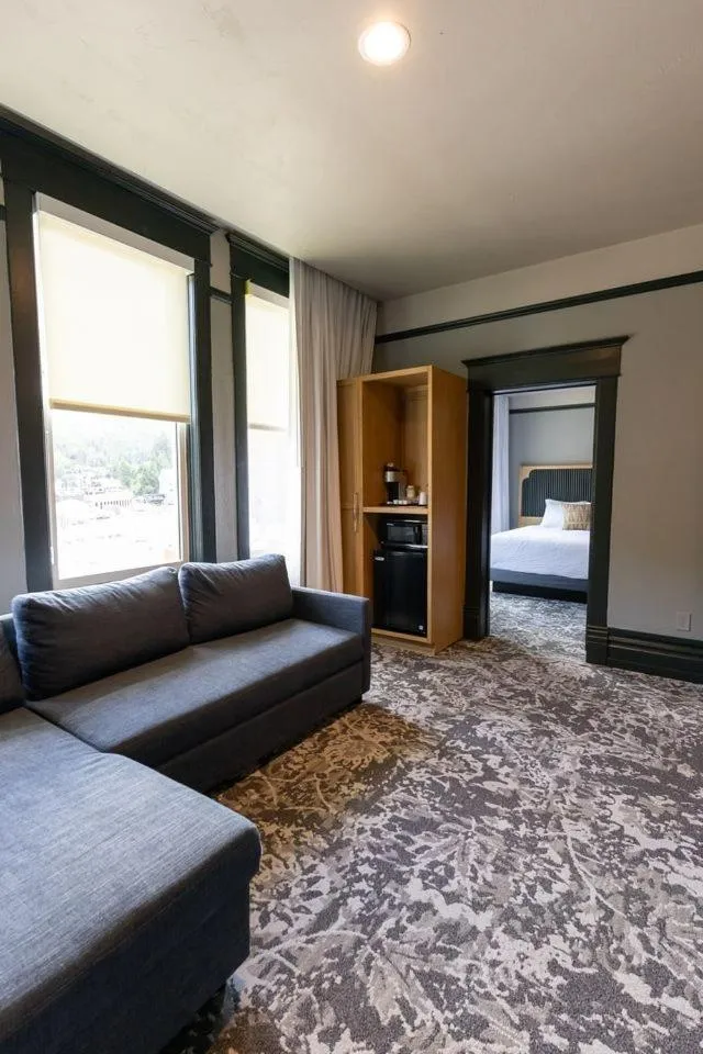 Bed in Historic Franklin Hotel