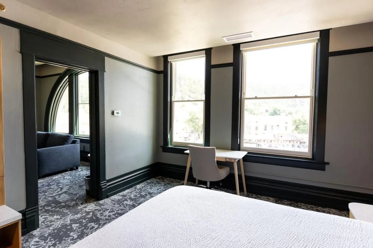 Bed in Historic Franklin Hotel