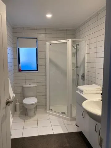 Colonial Manor Motel