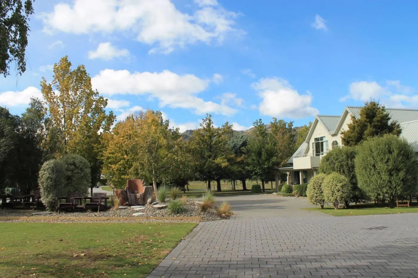 Property building in Colonial Manor Motel