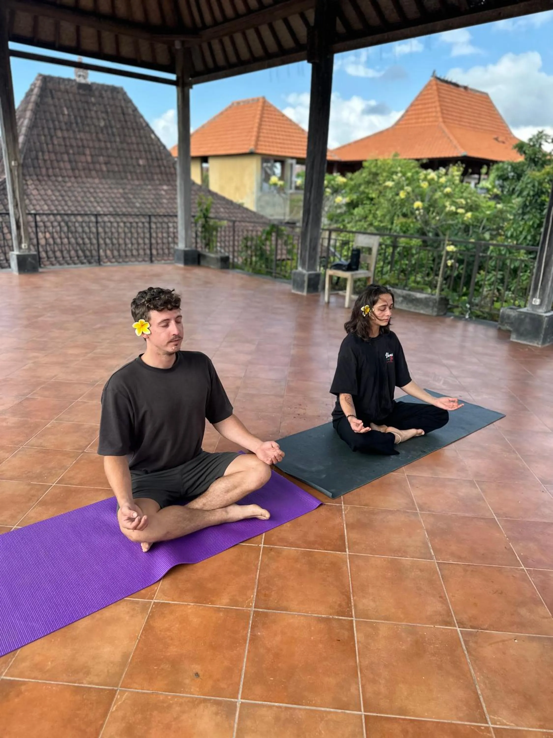 People in Diuma residence yoga meditation retreat and healing Center