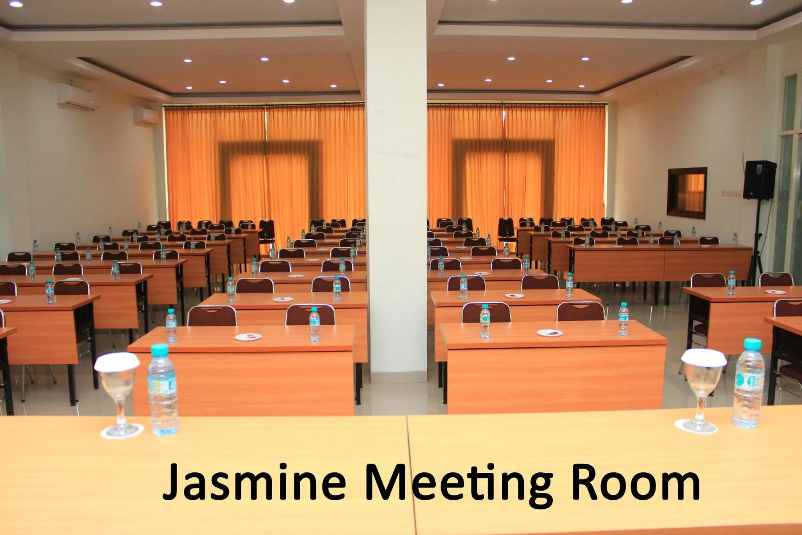 Banquet/Function facilities in Naka Hotel Kupang