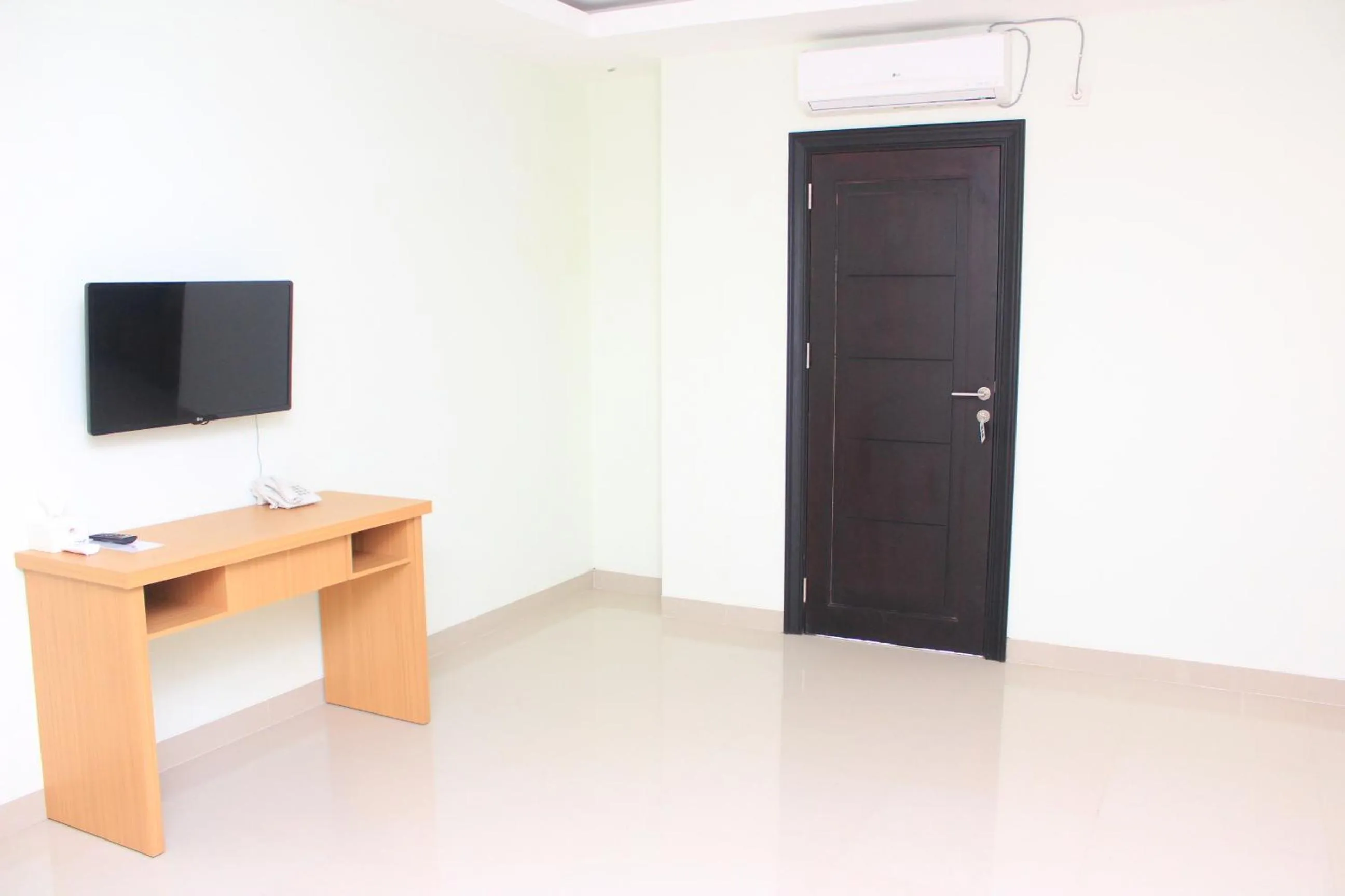 TV and multimedia in Naka Hotel Kupang