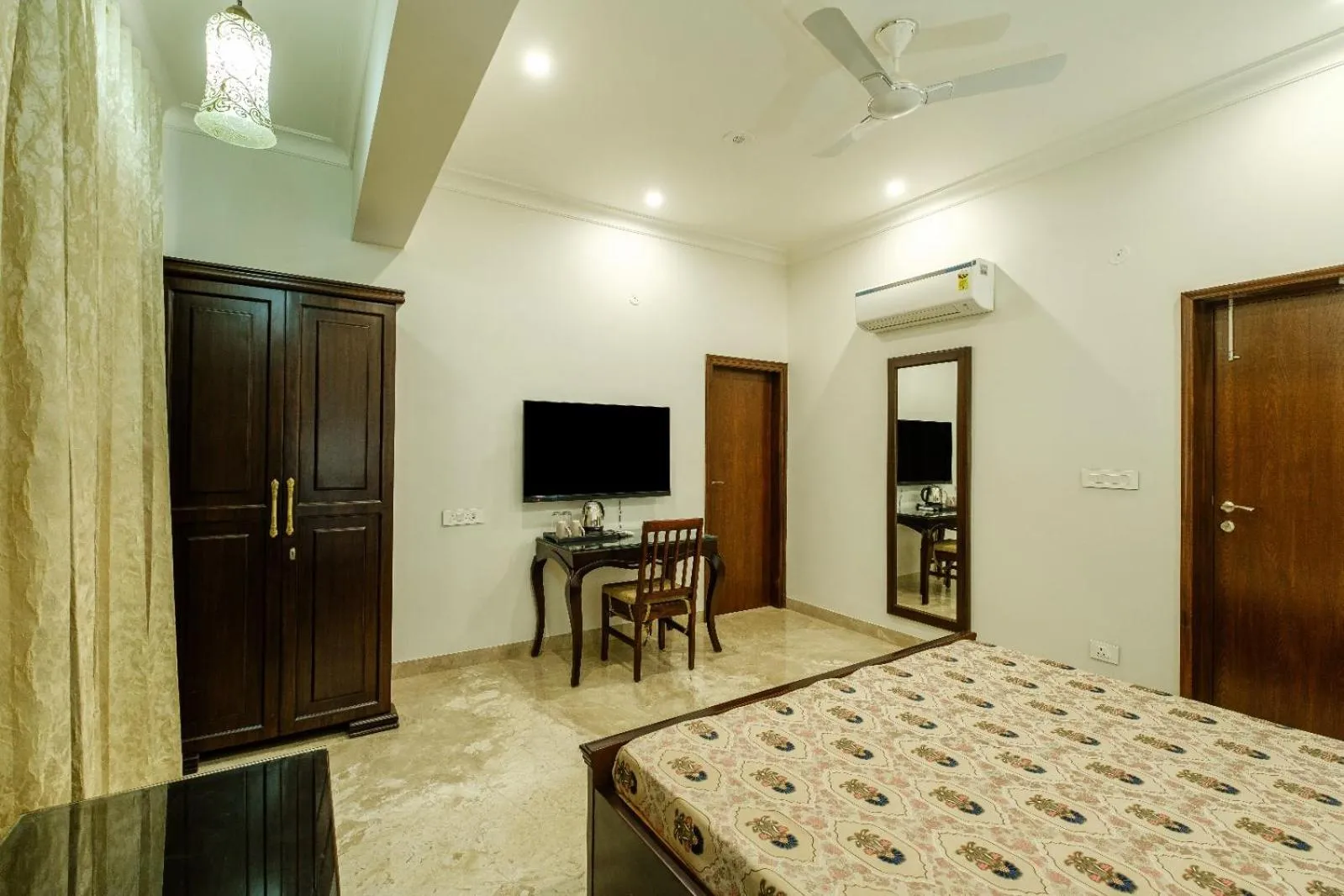 TV and multimedia, Bed in Palm 34