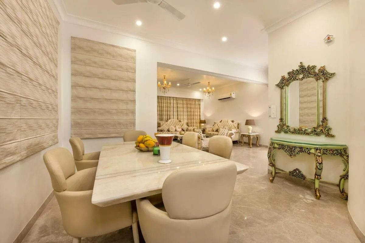 Dining area in Palm 34