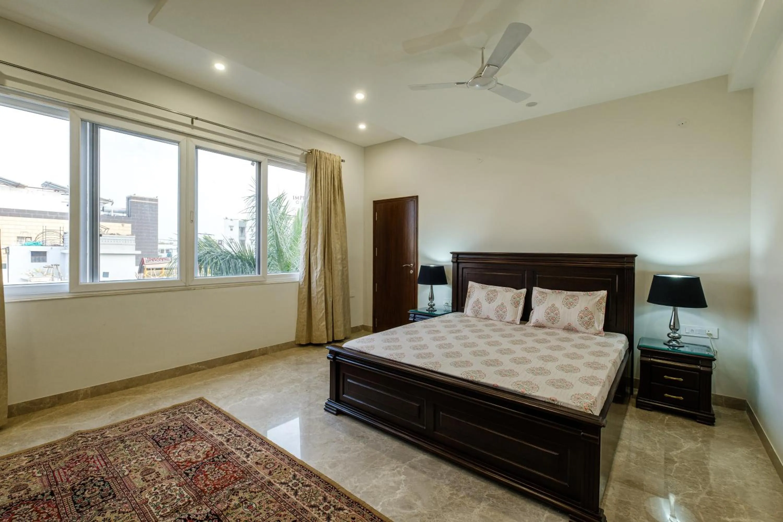 Photo of the whole room, Bed in Palm 34