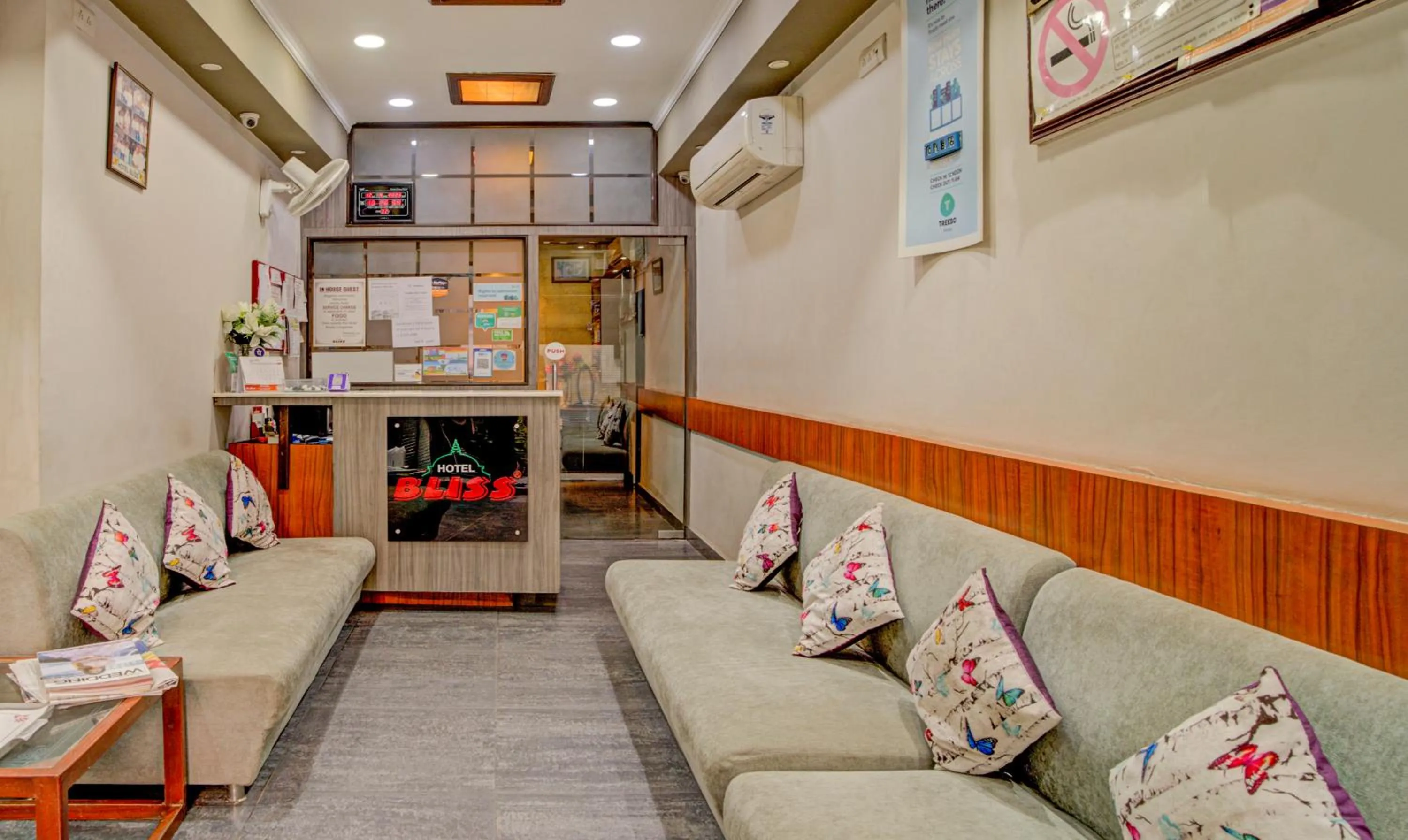 Lobby or reception in Treebo Bliss