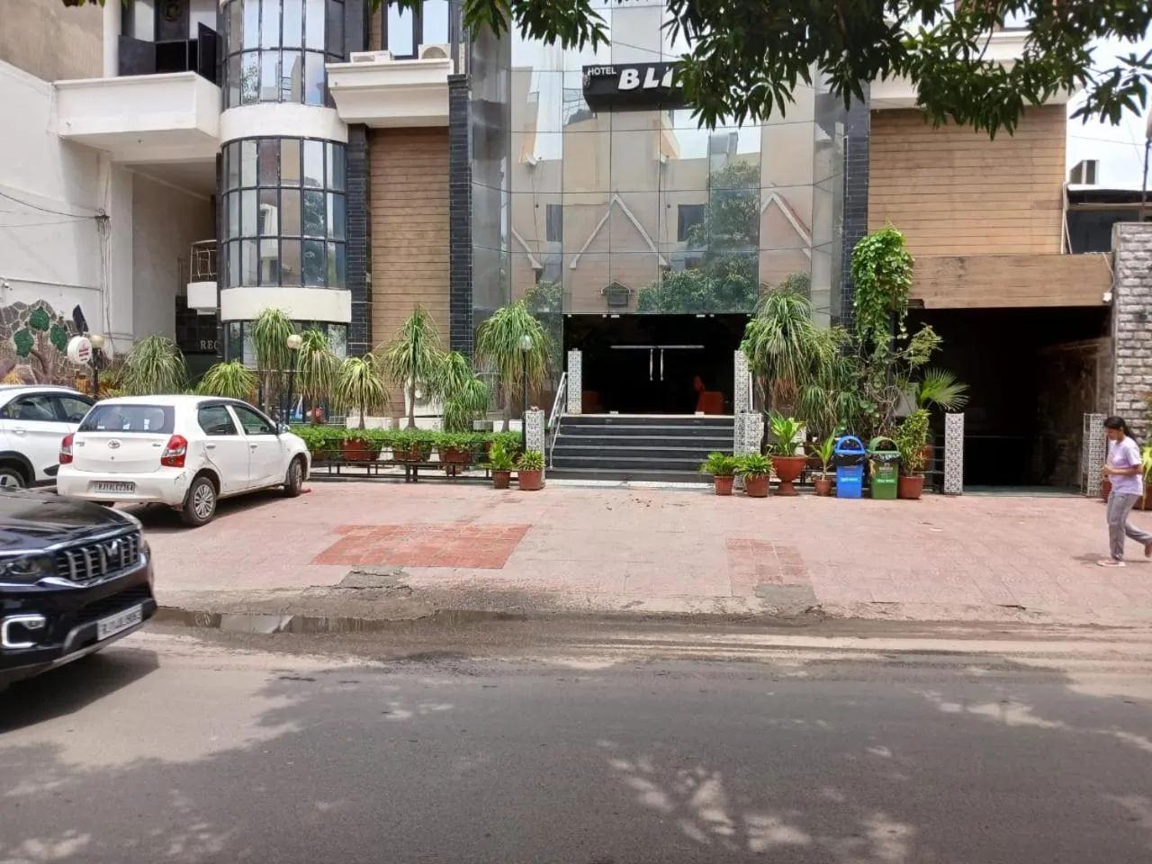 Parking in Treebo Bliss