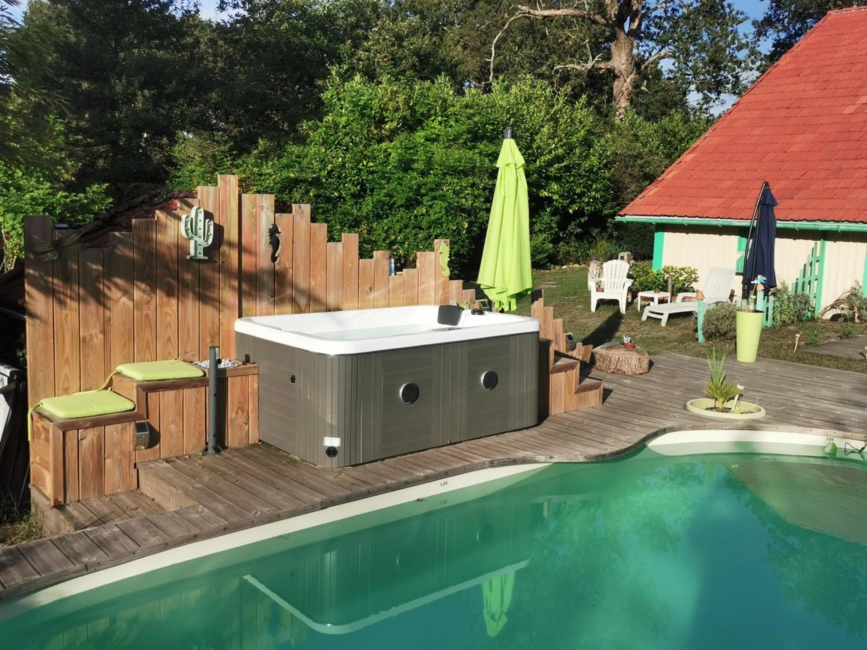 Hot Tub in Les Hôtes Landes