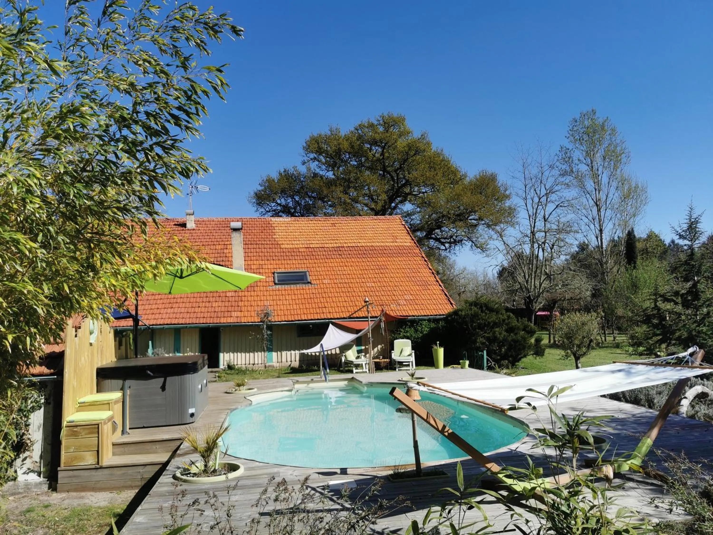 Hot Tub in Les Hôtes Landes