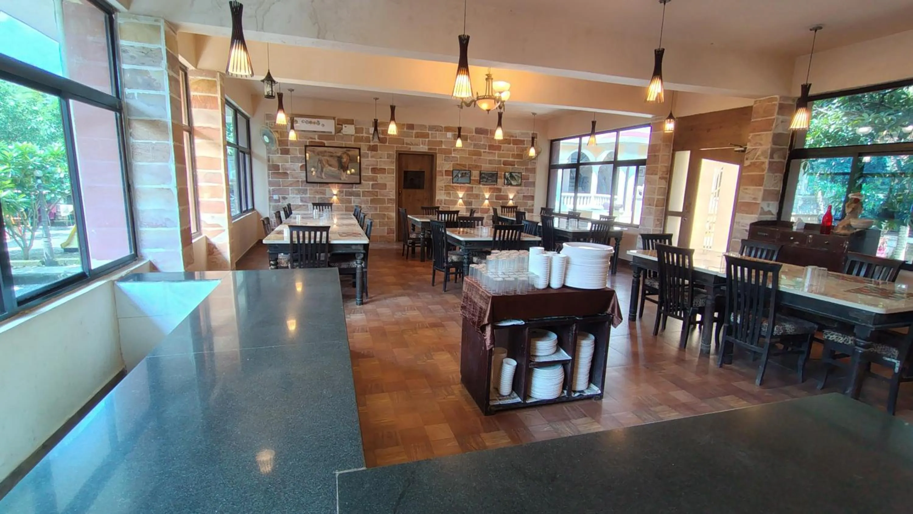 Restaurant/places to eat in Gir Lions Paw Resort with Swimming Pool