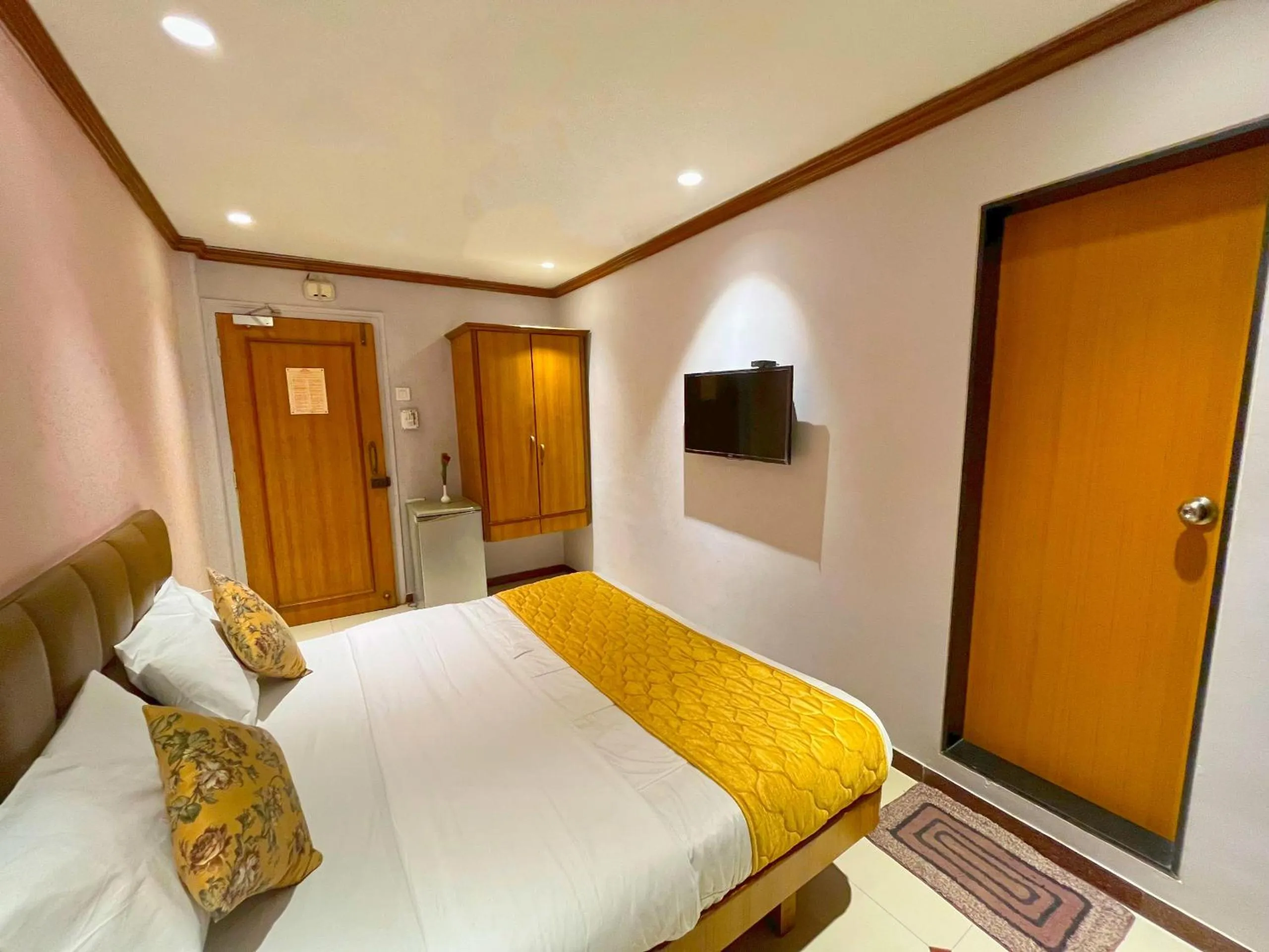 Bed in Hotel Parklane