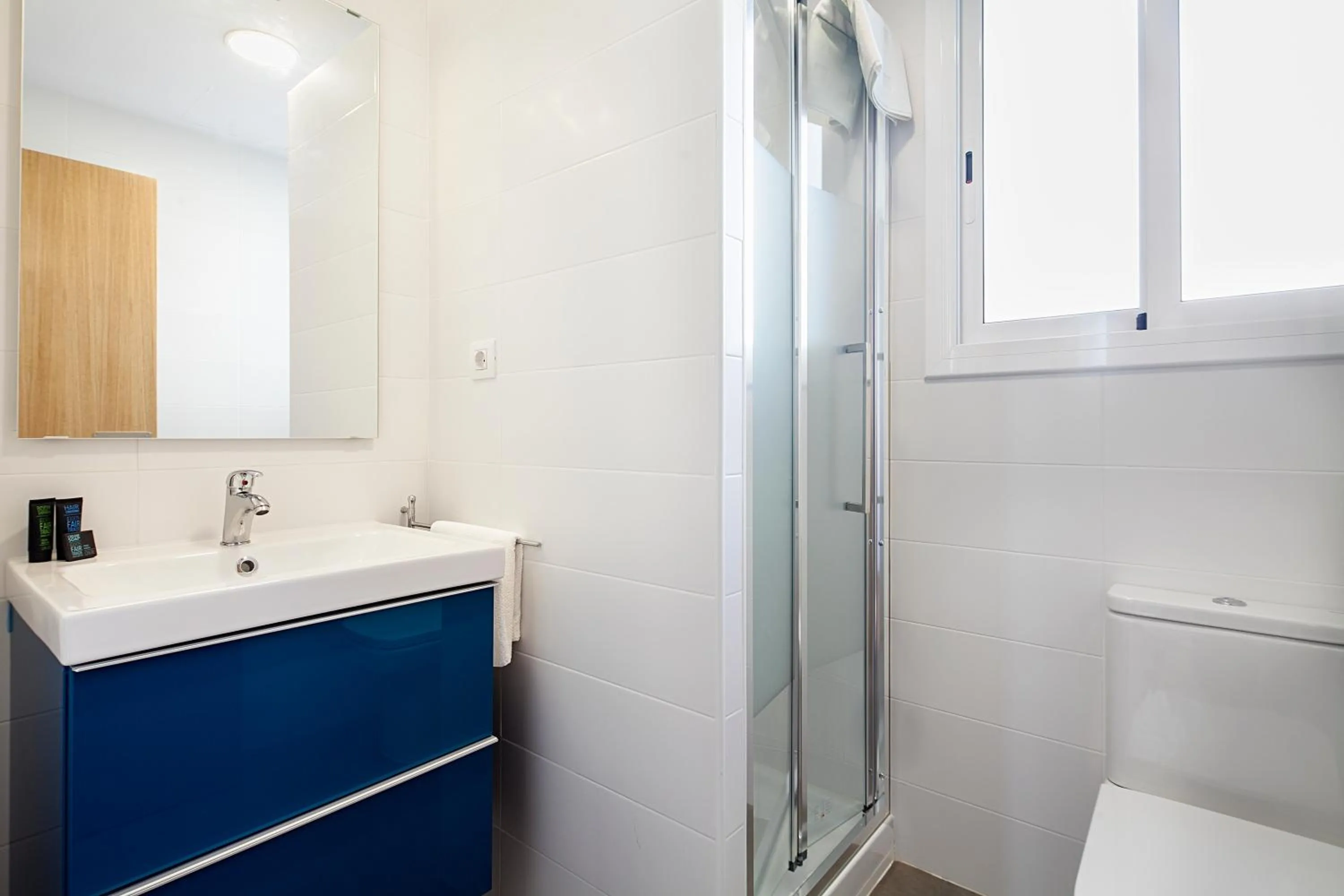 Shower in Bonavista Apartments - Pedrera