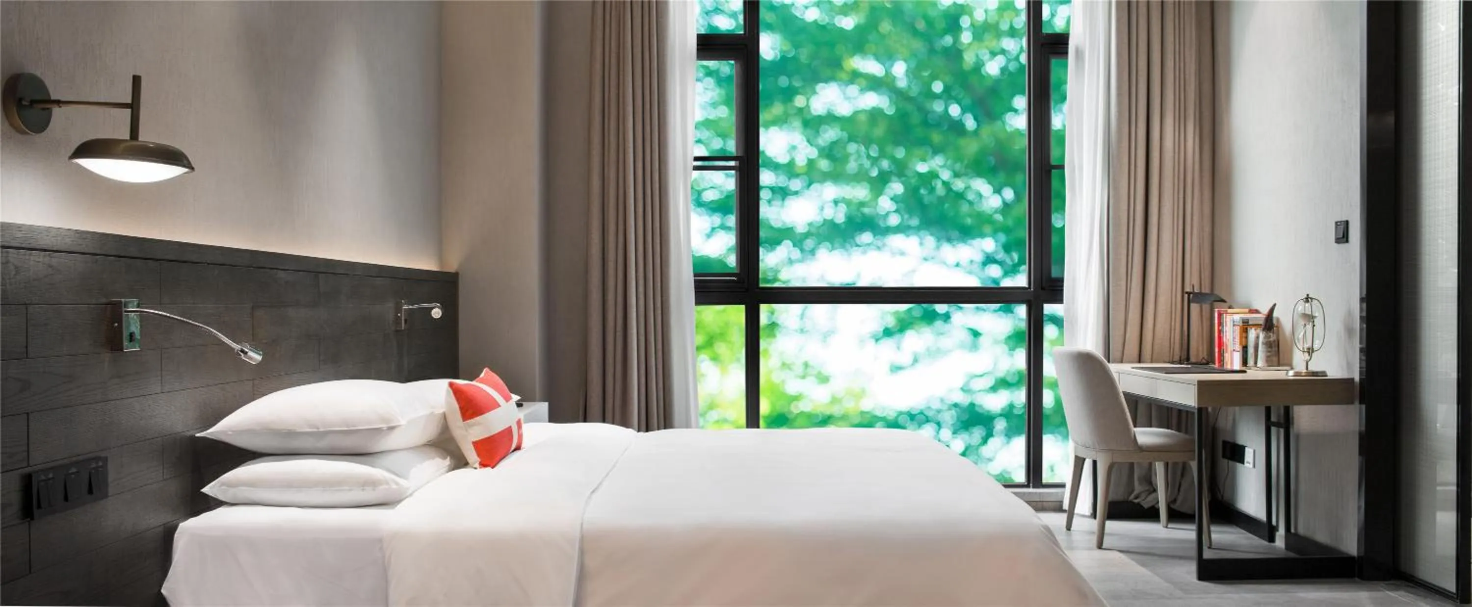 Bedroom, Bed in Swisstouches Guangzhou Hotel Residences