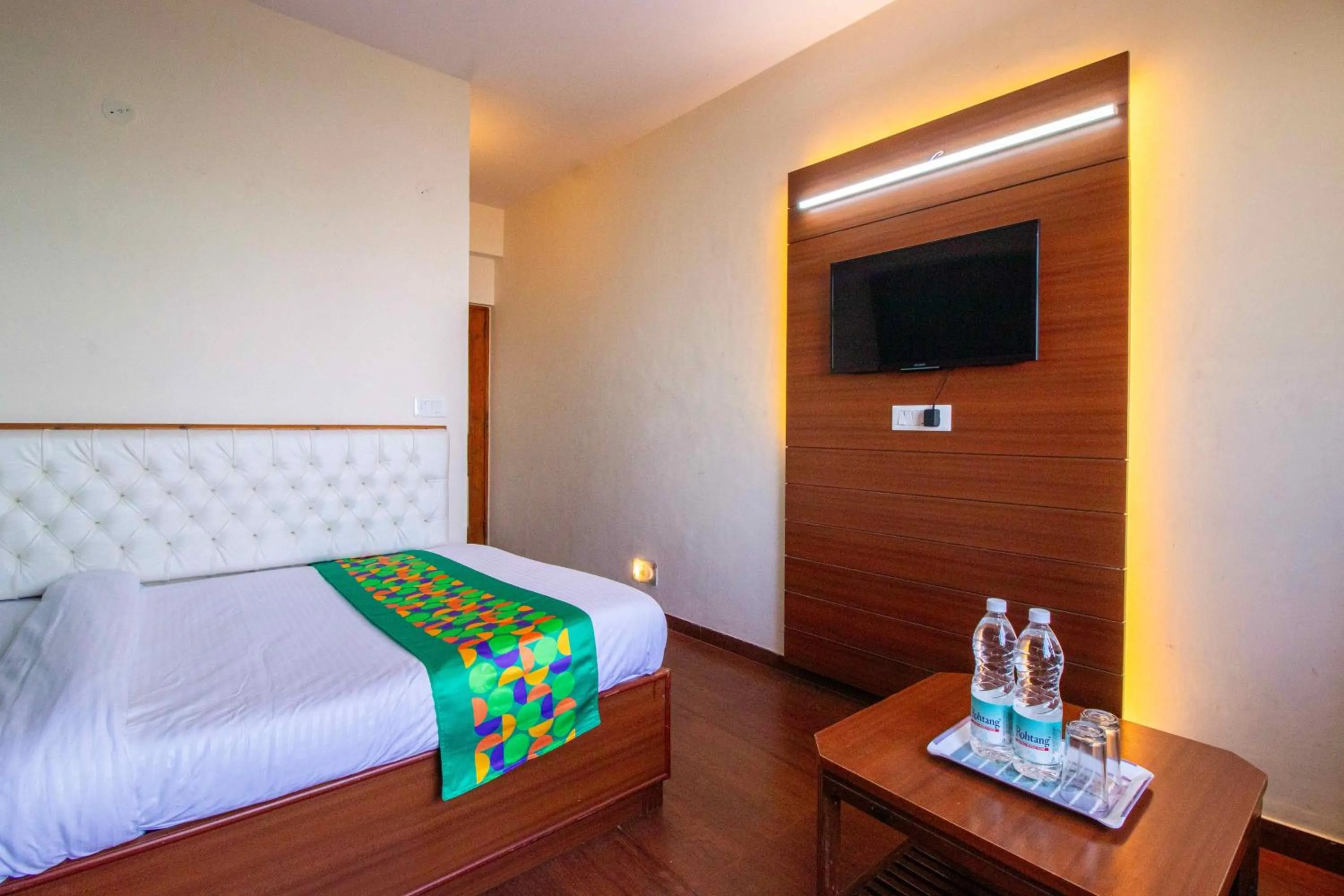 Bedroom, Bed in Treebo Varuna With Mountain View, Mall Road