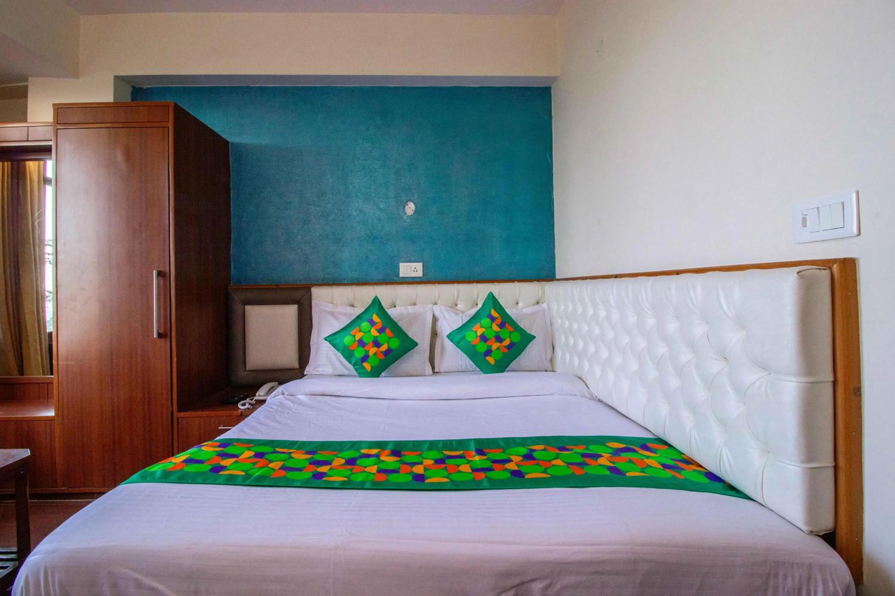 Bedroom, Bed in Treebo Varuna With Mountain View, Mall Road