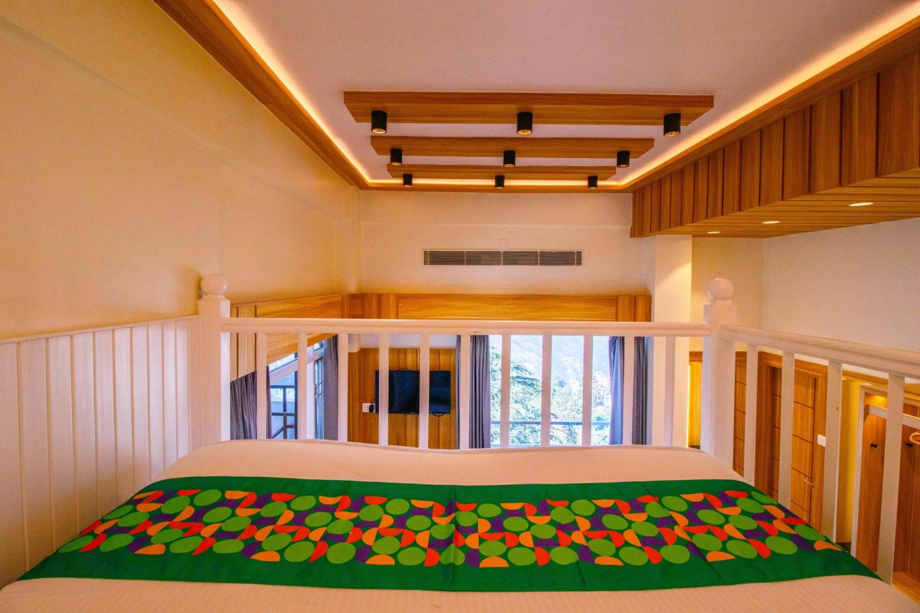 Bedroom, Bed in Treebo Varuna With Mountain View, Mall Road