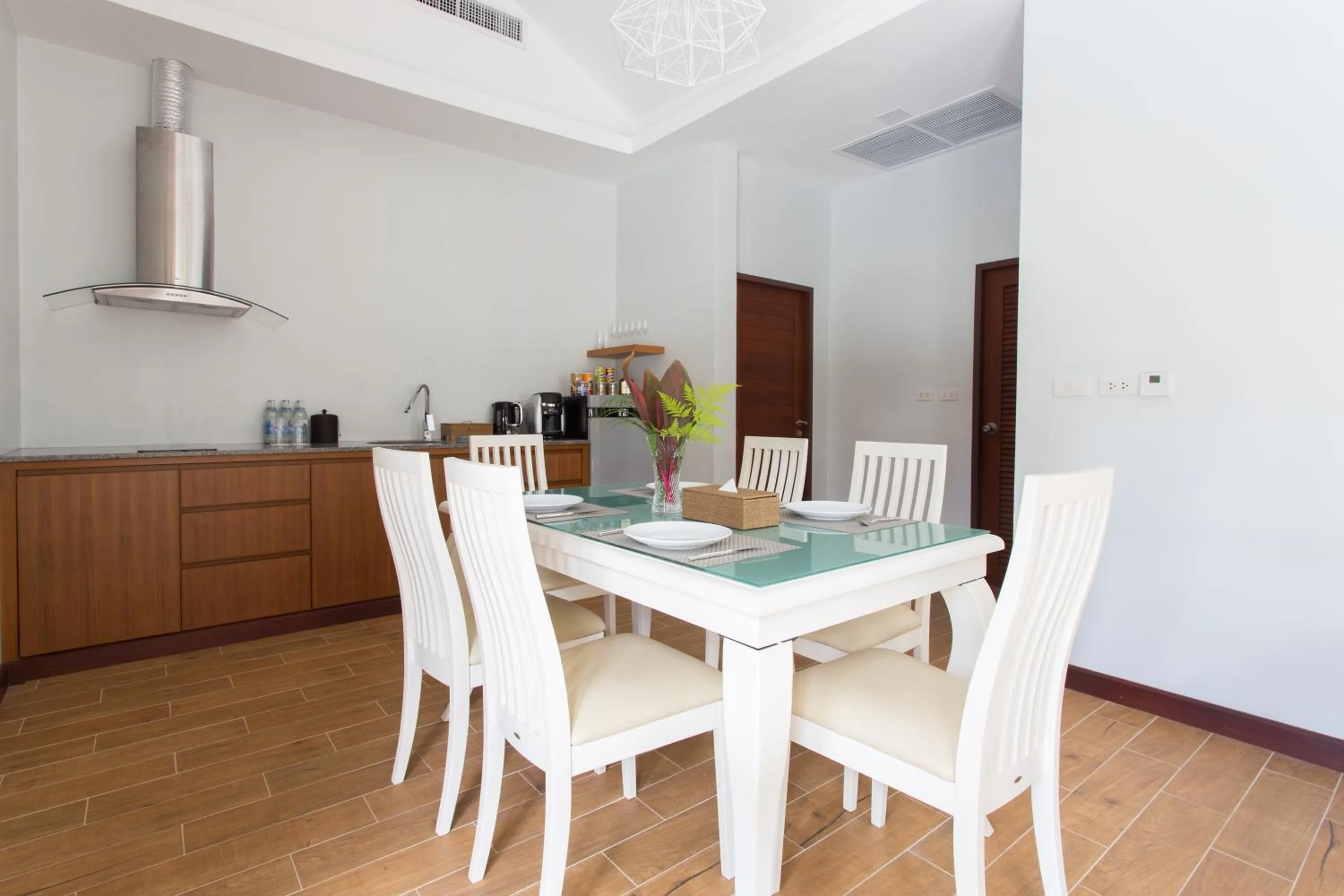 Coffee/tea facilities in Alisea Pool Villa Aonang