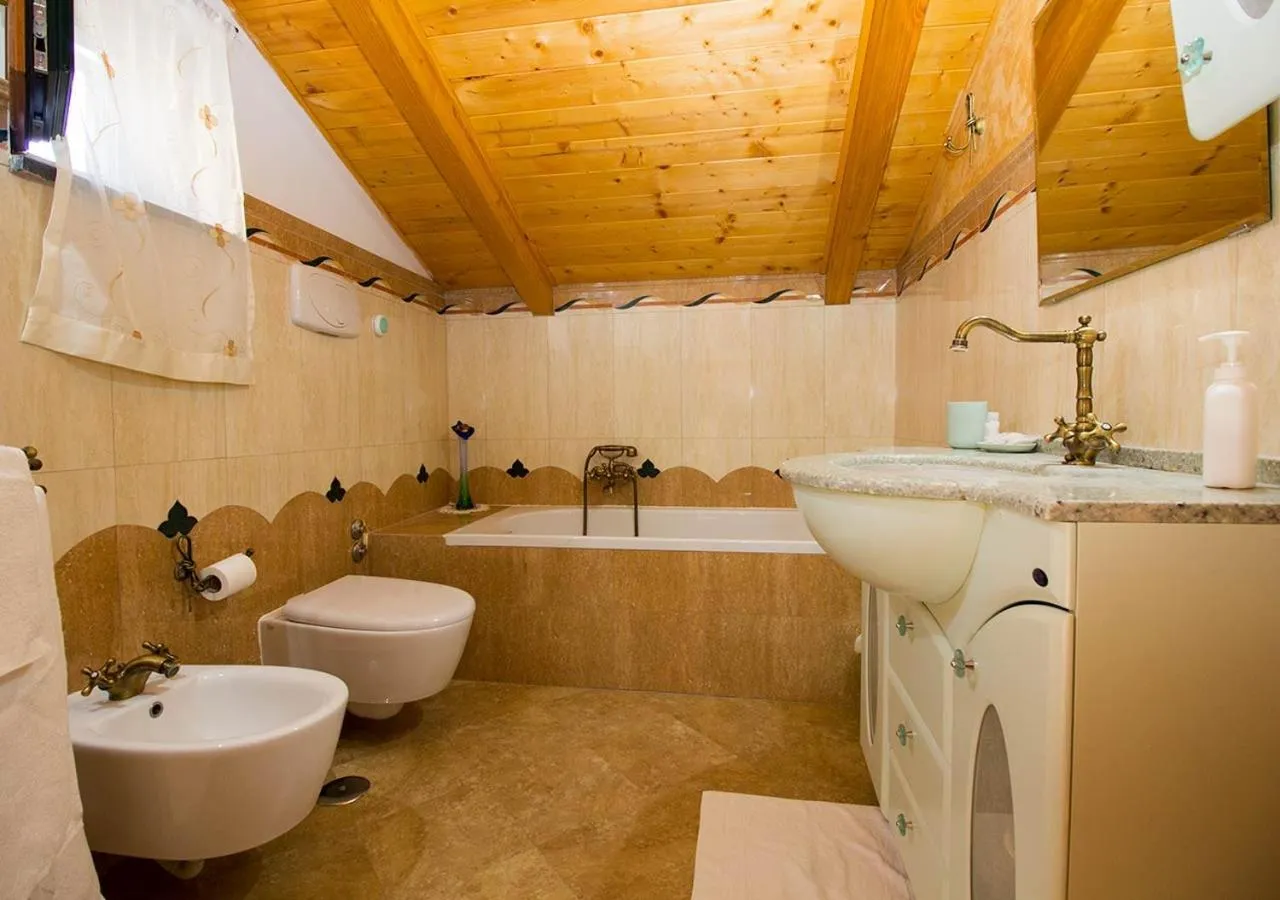 Bathroom in B&B Lemons Coast