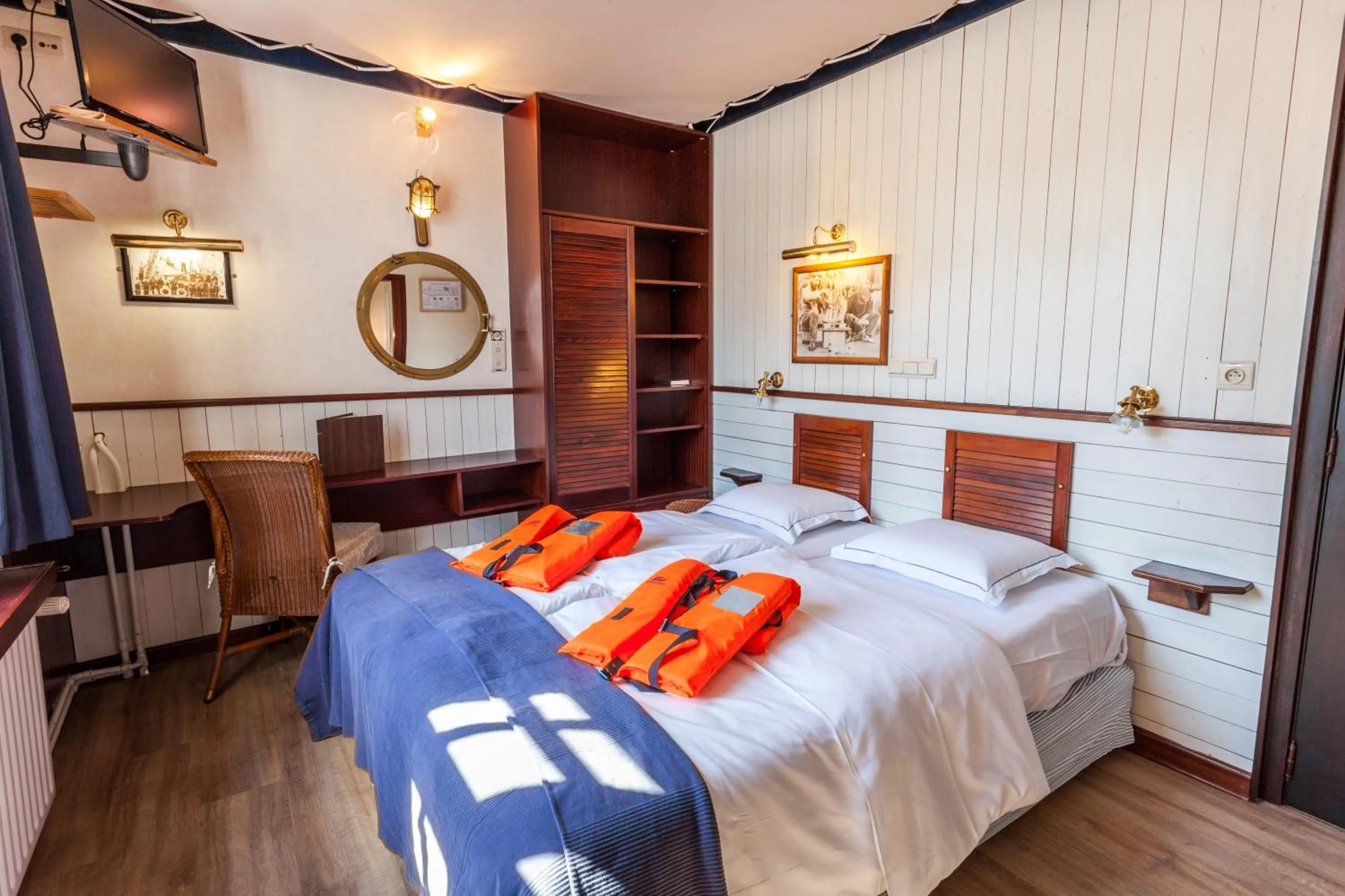 Bedroom, Bed in Boat Hotel De Barge