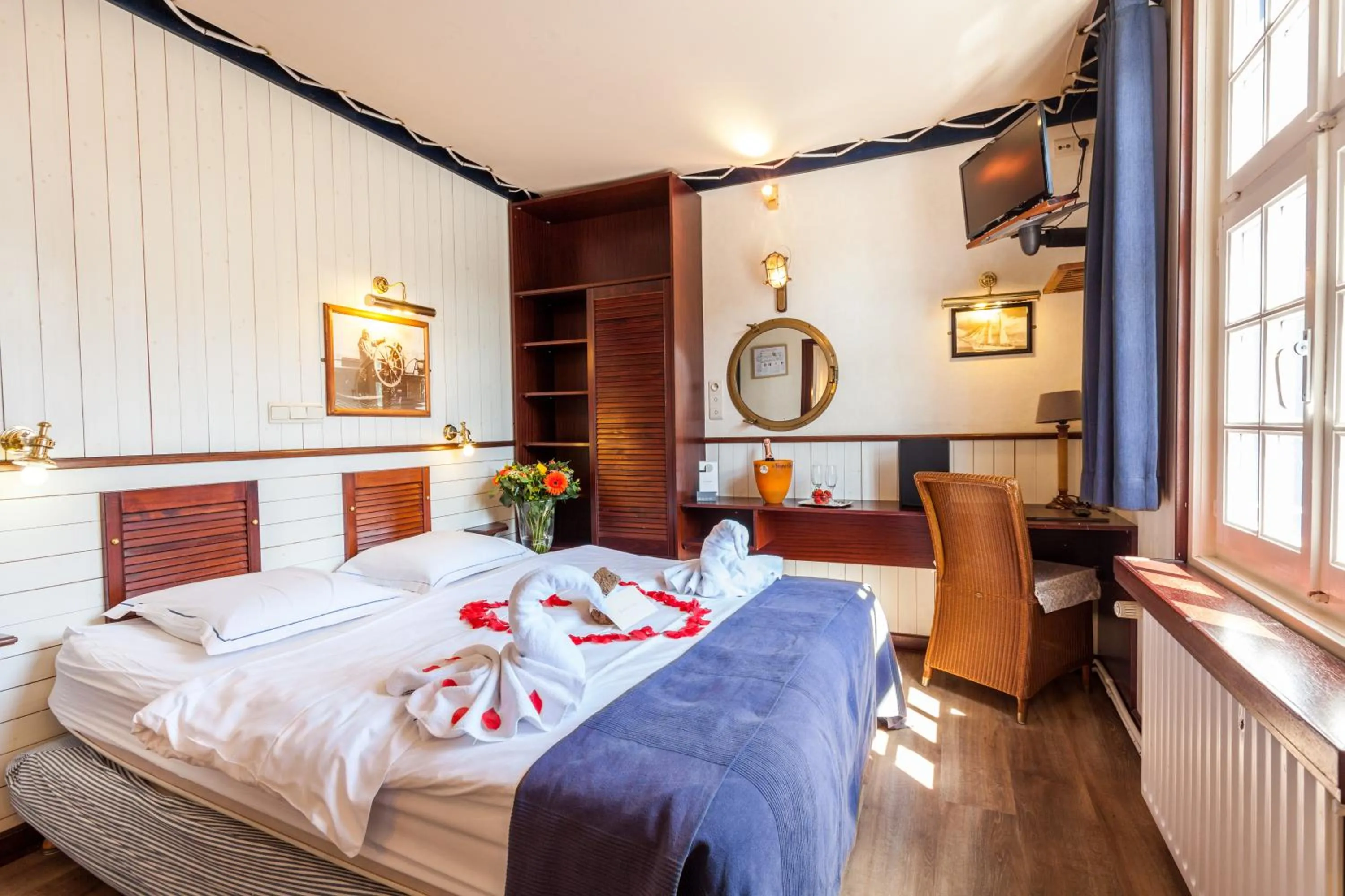 Bedroom, Bed in Boat Hotel De Barge