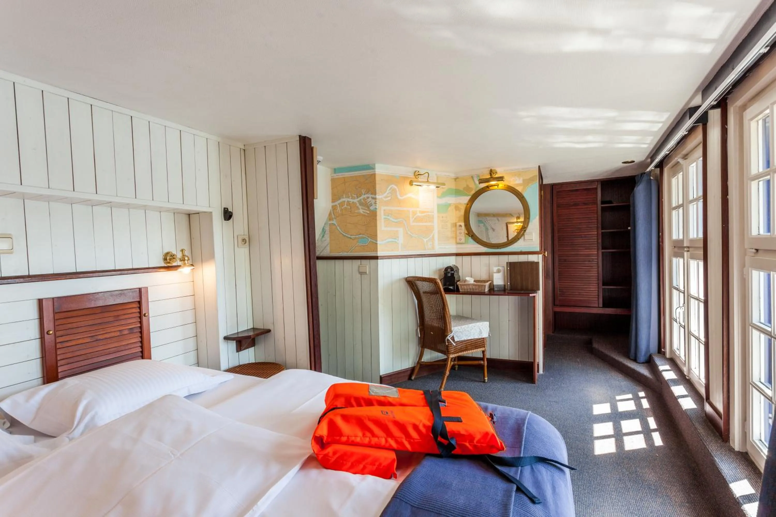 Bedroom, Bed in Boat Hotel De Barge
