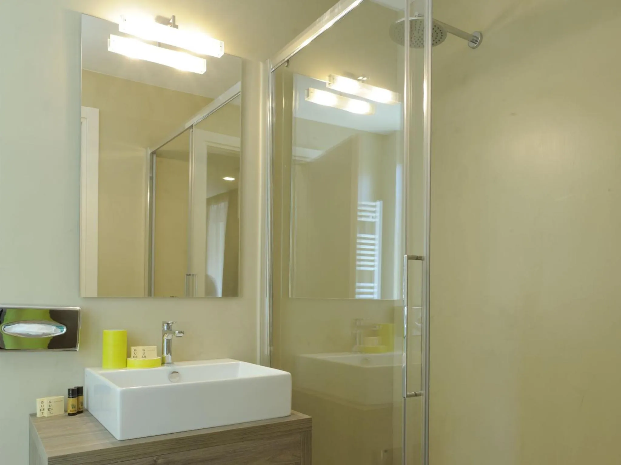 Shower in Hotel Concordia