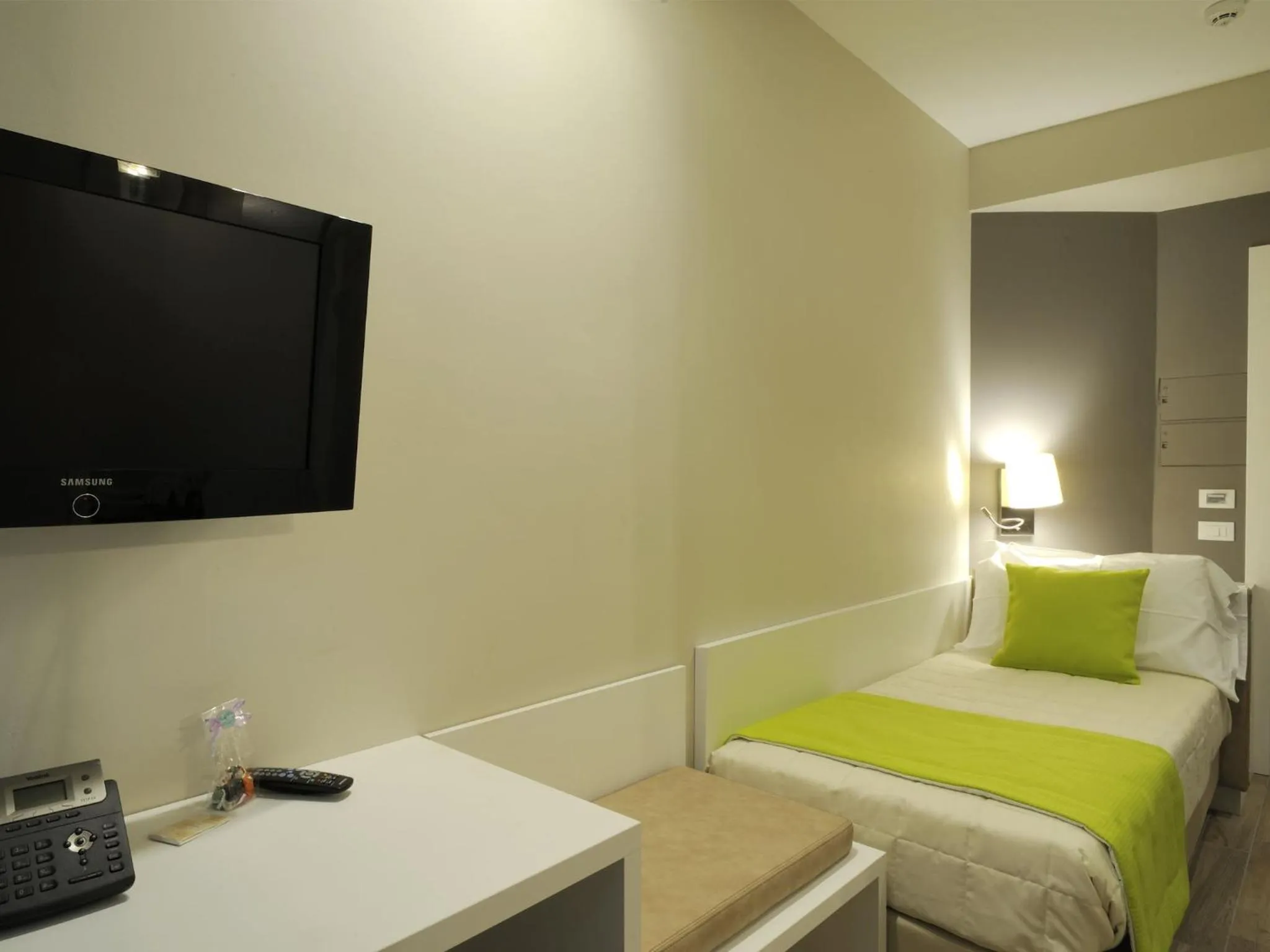 Balcony/Terrace, Bed in Hotel Concordia