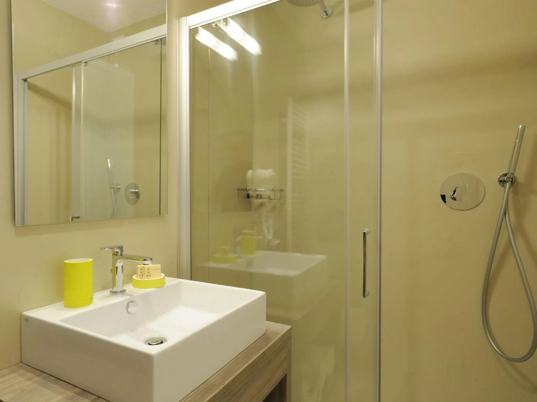 Shower in Hotel Concordia